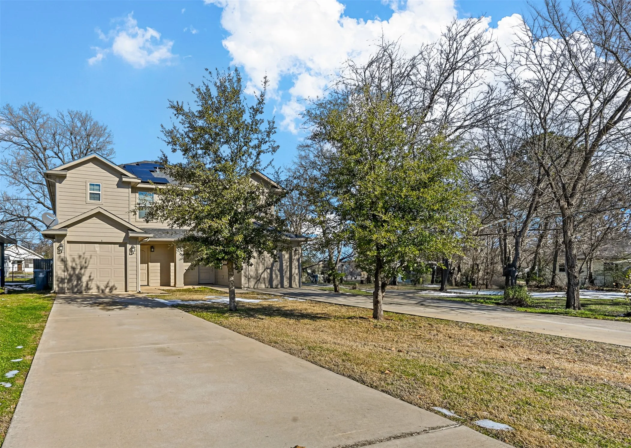 Duplex For Rent in Grayson County , 727 W Johnson Street A, Denison, Texas 75020, 3 Bedroom, 3 Bathroom, 1 Garage spaces, 1,238 Sqft, built in 2019, mls#21312235, Real Estate Agent in Denison, Homes For Rent in Grayson county, Homes For Rent in Denison, Realtor in Denison Texas, Real Estate Brokerage Independent Realty Texas, Luminita Cordes Realtor
