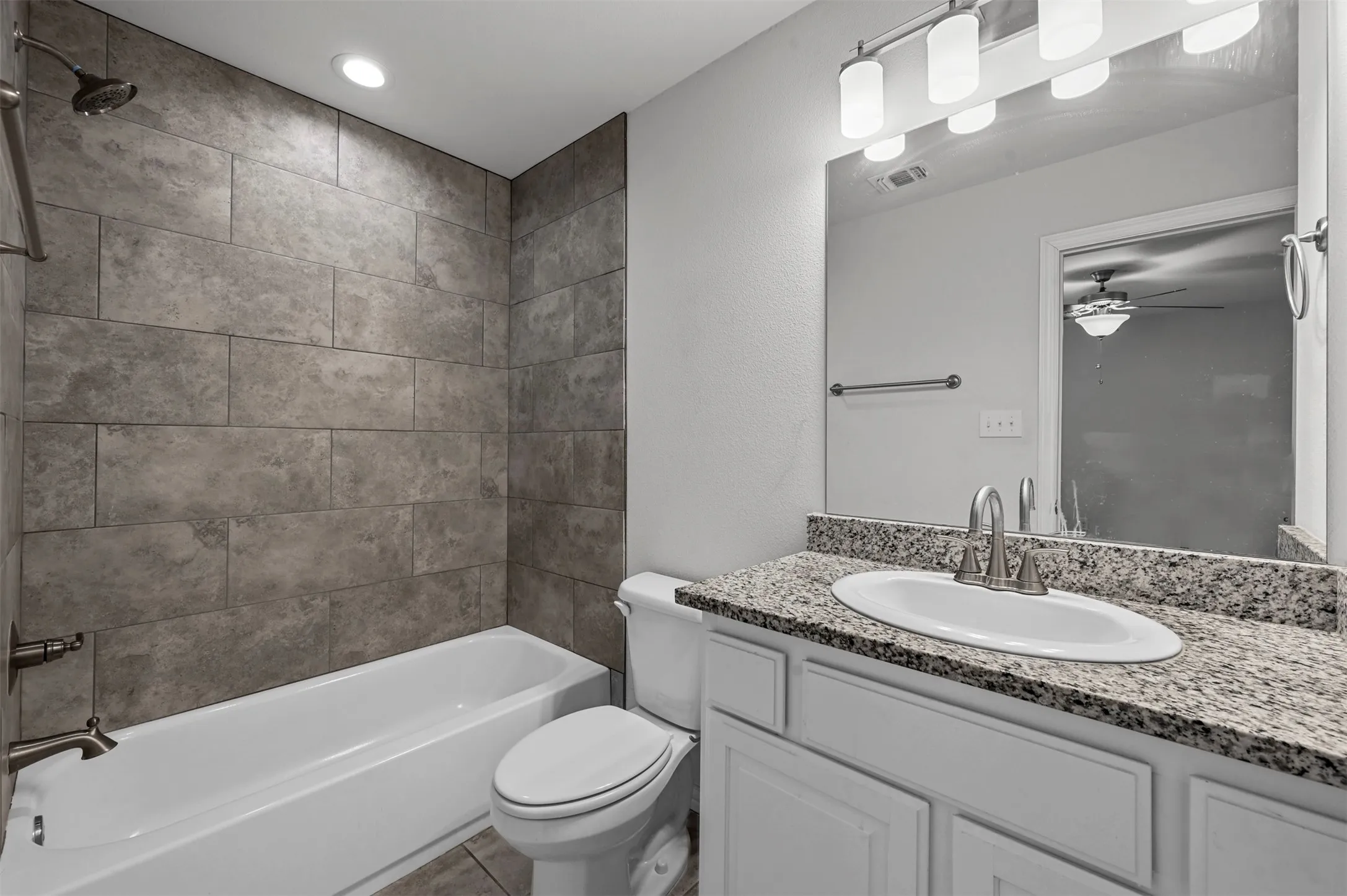 Duplex For Rent in Grayson County , 727 W Johnson Street A, Denison, Texas 75020, 3 Bedroom, 3 Bathroom, 1 Garage spaces, 1,238 Sqft, built in 2019, mls#21312235, Real Estate Agent in Denison, Homes For Rent in Grayson county, Homes For Rent in Denison, Realtor in Denison Texas, Real Estate Brokerage Independent Realty Texas, Luminita Cordes Realtor