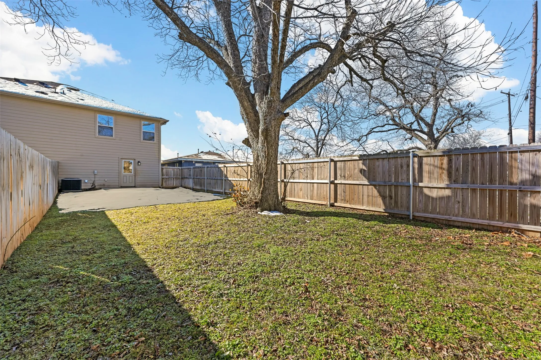Duplex For Rent in Grayson County , 727 W Johnson Street A, Denison, Texas 75020, 3 Bedroom, 3 Bathroom, 1 Garage spaces, 1,238 Sqft, built in 2019, mls#21312235, Real Estate Agent in Denison, Homes For Rent in Grayson county, Homes For Rent in Denison, Realtor in Denison Texas, Real Estate Brokerage Independent Realty Texas, Luminita Cordes Realtor