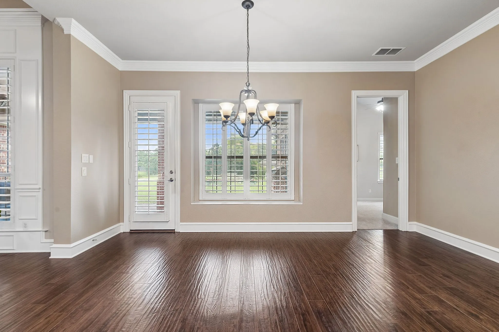 This nook is the perfect place to enjoy your breakfast with a view of the pool and outdoor space!