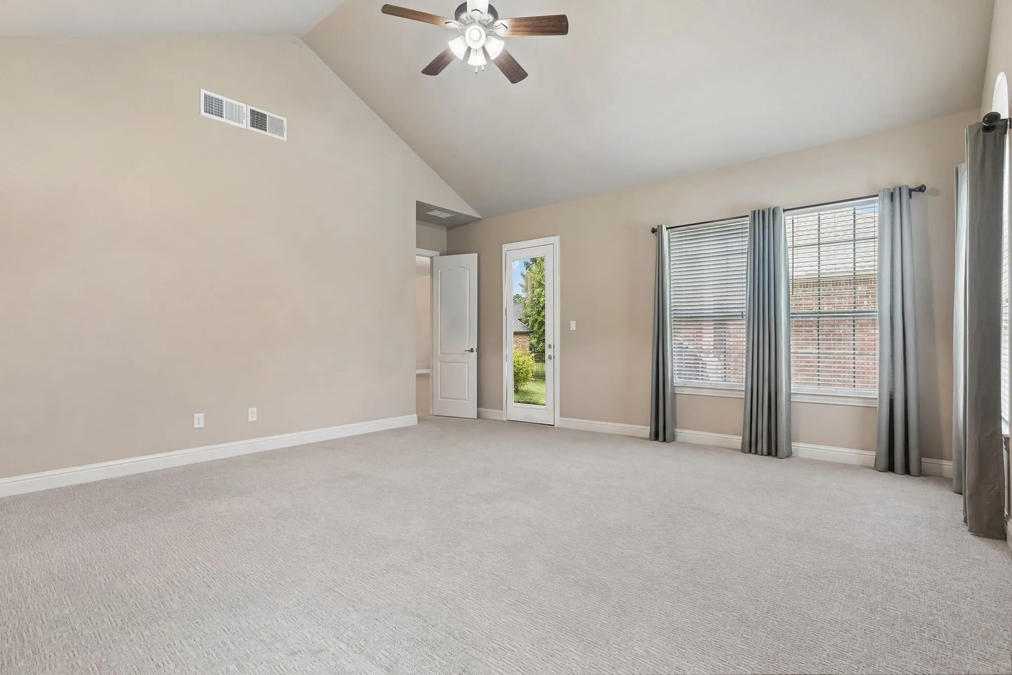Single Family Residence For Sale in Collin County , 5302 Ravensthorpe Drive, Parker, Texas 75002, 4 Bedroom, 3 Bathroom, 3 Garage spaces, 4,065 Sqft, built in 2006, mls#21310670, Real Estate Agent in Parker, Homes For Sale in Collin county, Homes For Sale in Parker, Realtor in Parker Texas, Real Estate Brokerage Independent Realty Texas, Luminita Cordes Realtor