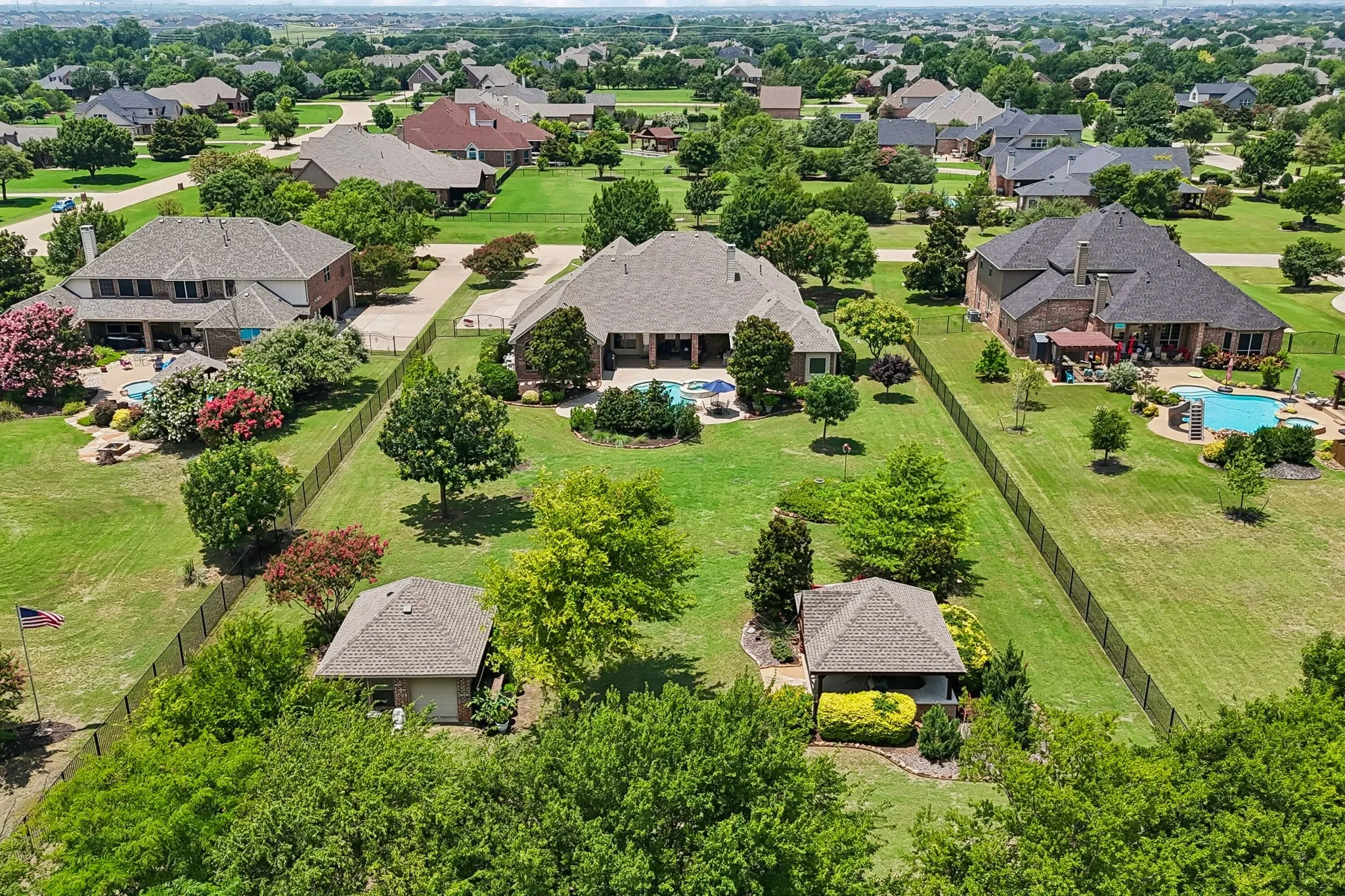 Single Family Residence For Sale in Collin County , 5302 Ravensthorpe Drive, Parker, Texas 75002, 4 Bedroom, 3 Bathroom, 3 Garage spaces, 4,065 Sqft, built in 2006, mls#21310670, Real Estate Agent in Parker, Homes For Sale in Collin county, Homes For Sale in Parker, Realtor in Parker Texas, Real Estate Brokerage Independent Realty Texas, Luminita Cordes Realtor
