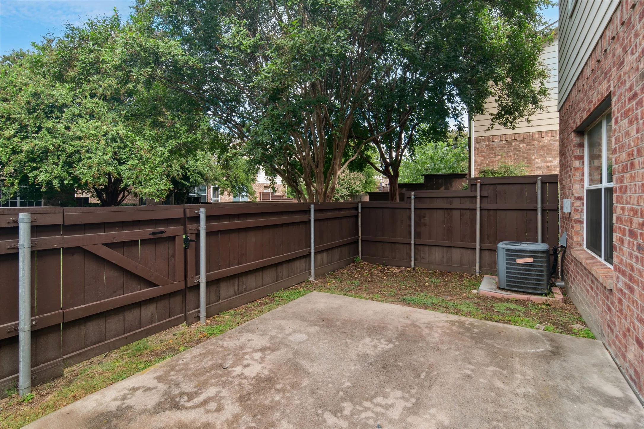 Townhouse For Sale in Collin County , 8601 Forest Highlands Drive, Plano, Texas 75024, 2 Bedroom, 2 Bathroom, 2 Garage spaces, 1,300 Sqft, built in 2004, Price $310,000, mls#21293139, Real Estate Agent in Plano, Homes For Sale in Collin county, Homes For Sale in Plano, Realtor in Plano Texas, Real Estate Brokerage Independent Realty Texas, Luminita Cordes Realtor