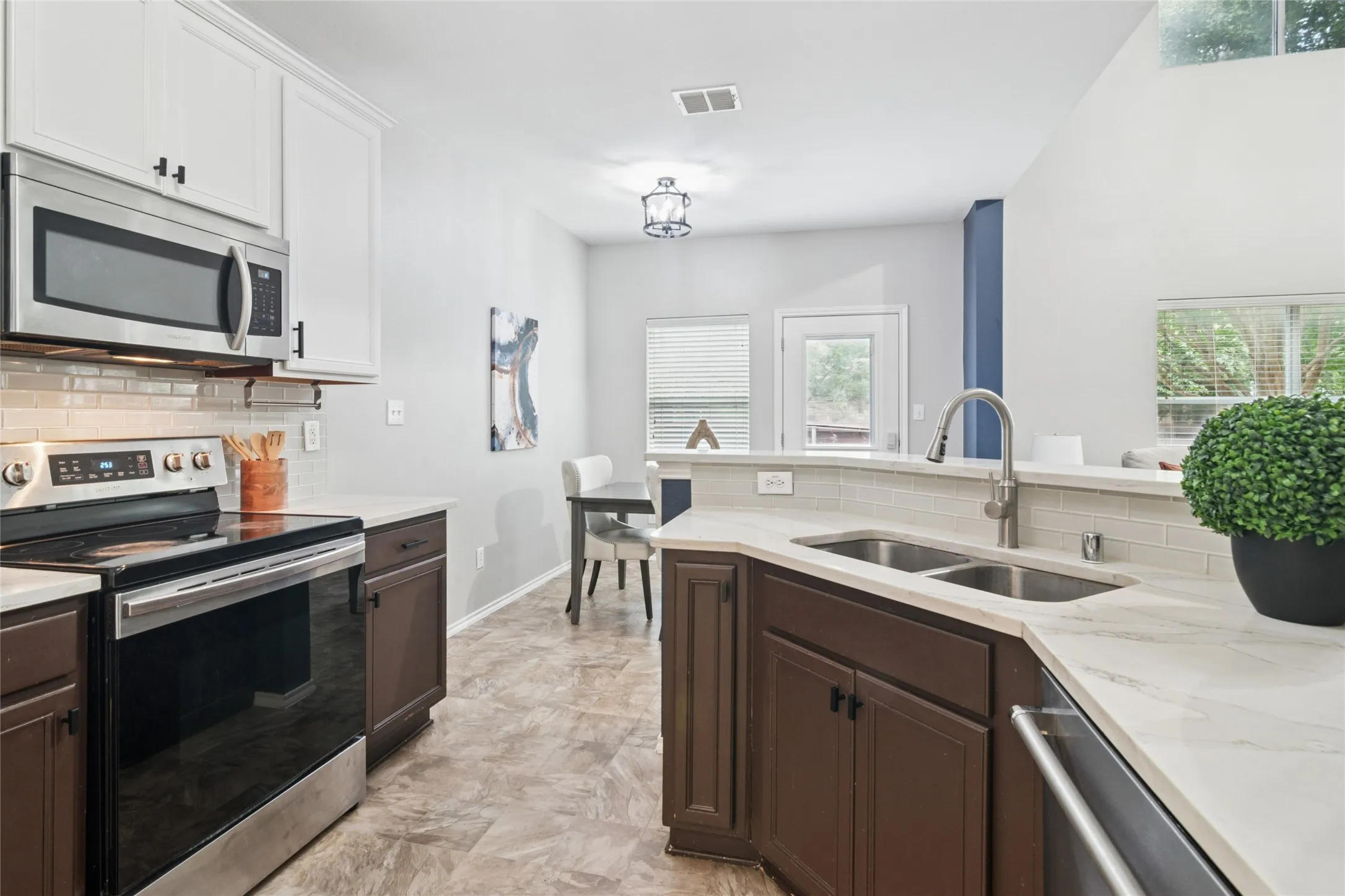 Townhouse For Sale in Collin County , 8601 Forest Highlands Drive, Plano, Texas 75024, 2 Bedroom, 2 Bathroom, 2 Garage spaces, 1,300 Sqft, built in 2004, Price $310,000, mls#21293139, Real Estate Agent in Plano, Homes For Sale in Collin county, Homes For Sale in Plano, Realtor in Plano Texas, Real Estate Brokerage Independent Realty Texas, Luminita Cordes Realtor