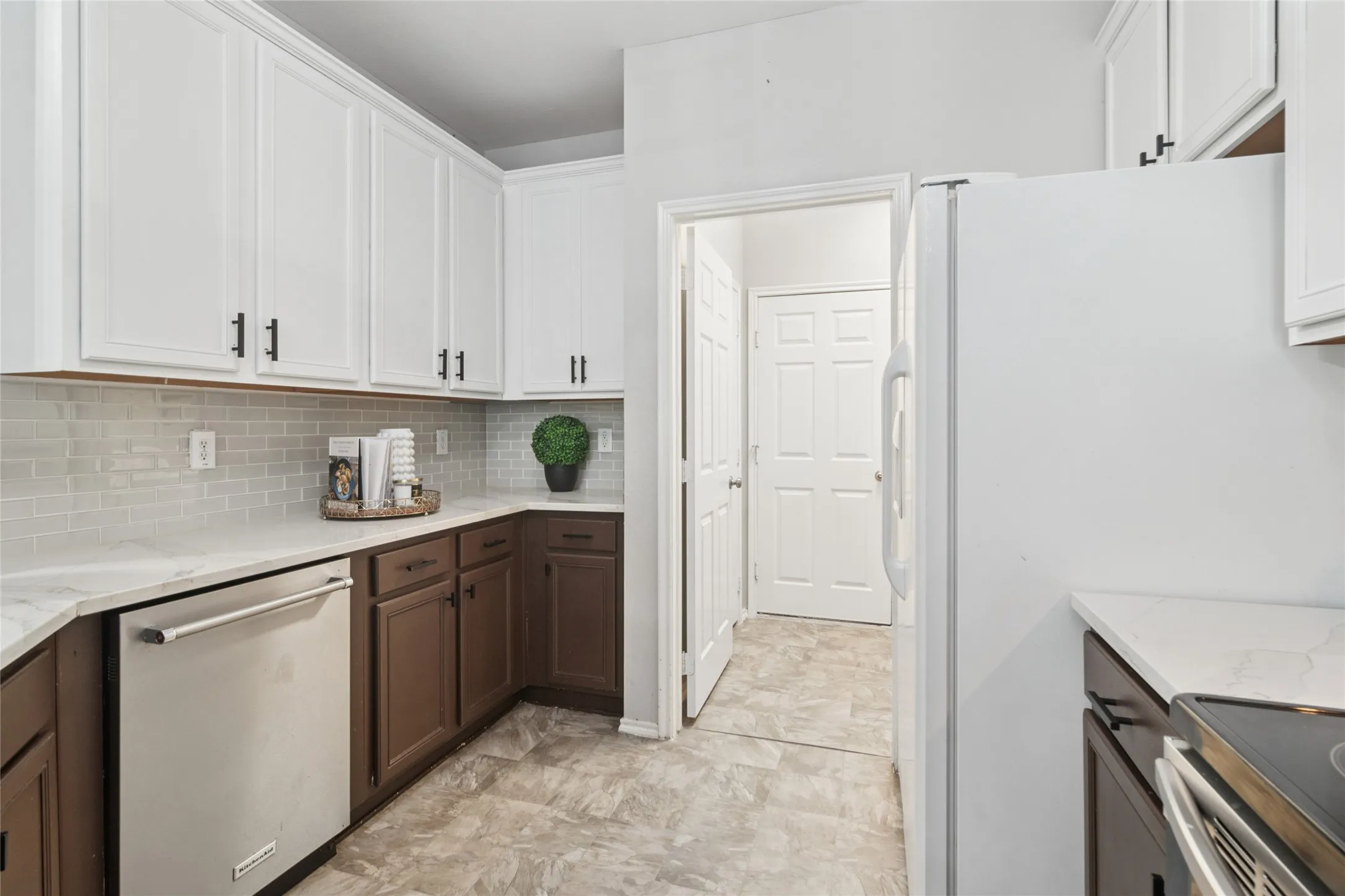 Townhouse For Sale in Collin County , 8601 Forest Highlands Drive, Plano, Texas 75024, 2 Bedroom, 2 Bathroom, 2 Garage spaces, 1,300 Sqft, built in 2004, Price $310,000, mls#21293139, Real Estate Agent in Plano, Homes For Sale in Collin county, Homes For Sale in Plano, Realtor in Plano Texas, Real Estate Brokerage Independent Realty Texas, Luminita Cordes Realtor