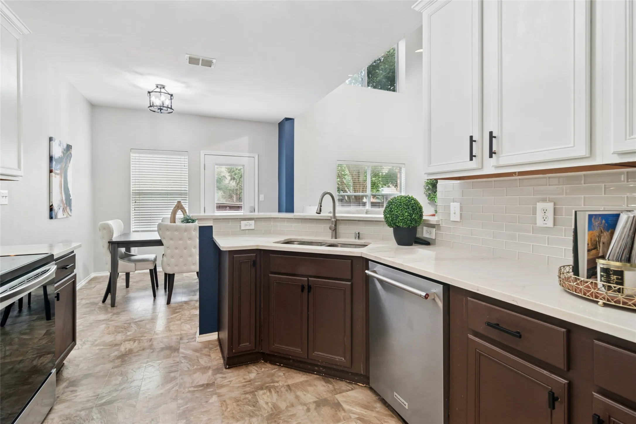 Townhouse For Sale in Collin County , 8601 Forest Highlands Drive, Plano, Texas 75024, 2 Bedroom, 2 Bathroom, 2 Garage spaces, 1,300 Sqft, built in 2004, Price $310,000, mls#21293139, Real Estate Agent in Plano, Homes For Sale in Collin county, Homes For Sale in Plano, Realtor in Plano Texas, Real Estate Brokerage Independent Realty Texas, Luminita Cordes Realtor