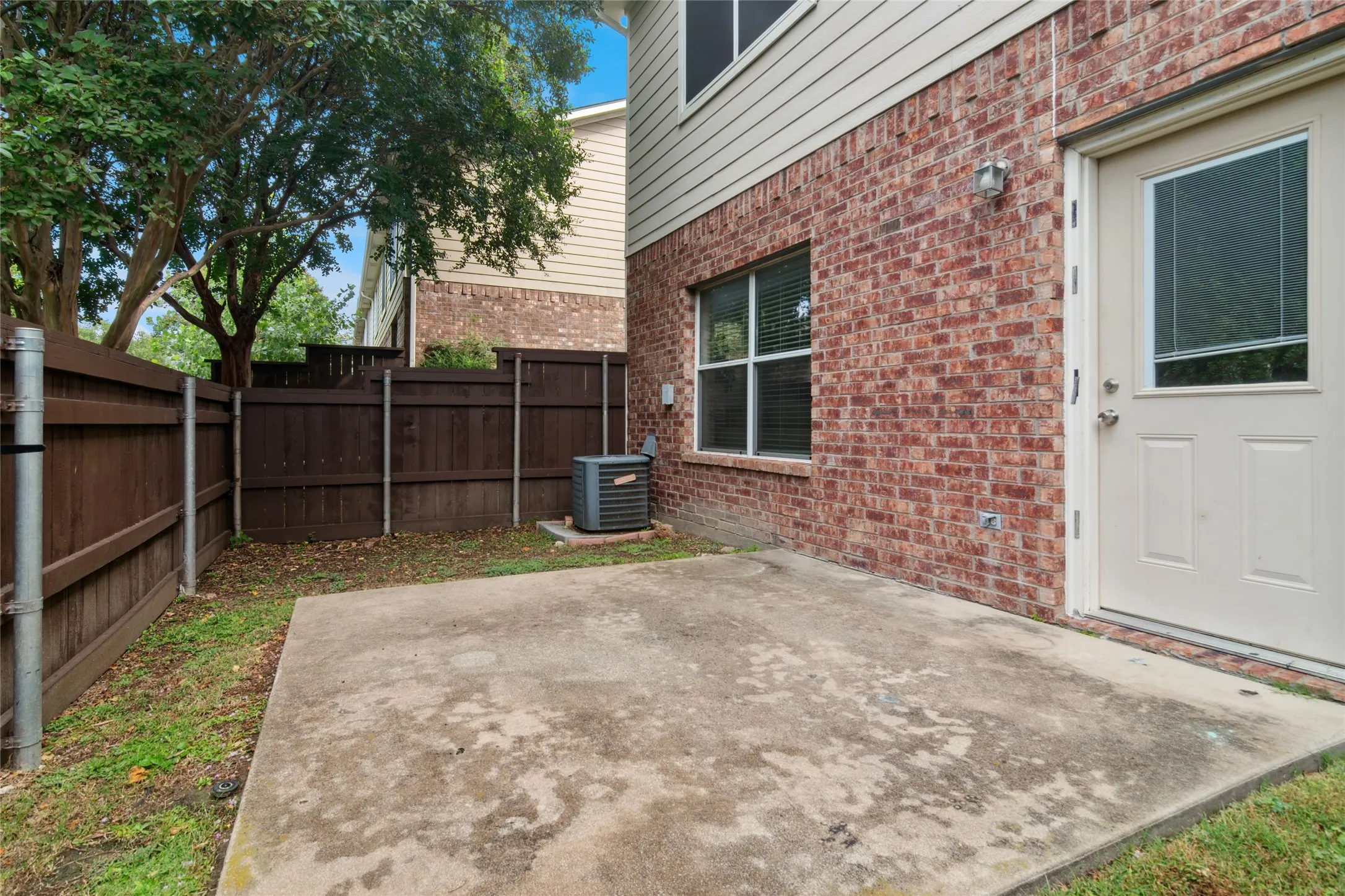 Townhouse For Sale in Collin County , 8601 Forest Highlands Drive, Plano, Texas 75024, 2 Bedroom, 2 Bathroom, 2 Garage spaces, 1,300 Sqft, built in 2004, Price $310,000, mls#21293139, Real Estate Agent in Plano, Homes For Sale in Collin county, Homes For Sale in Plano, Realtor in Plano Texas, Real Estate Brokerage Independent Realty Texas, Luminita Cordes Realtor
