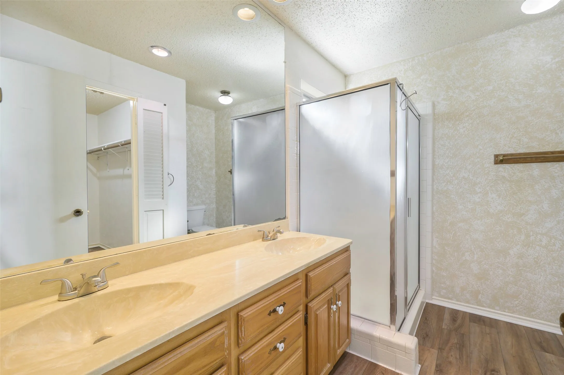 Single Family Residence For Rent in Denton County , 3719 Furneaux Lane, Carrollton, Texas 75007, 3 Bedroom, 2 Bathroom, 2 Garage spaces, 1,529 Sqft, built in 1983, mls#21311462, Real Estate Agent in Carrollton, Homes For Rent in Denton county, Homes For Rent in Carrollton, Realtor in Carrollton Texas, Real Estate Brokerage Independent Realty Texas, Luminita Cordes Realtor
