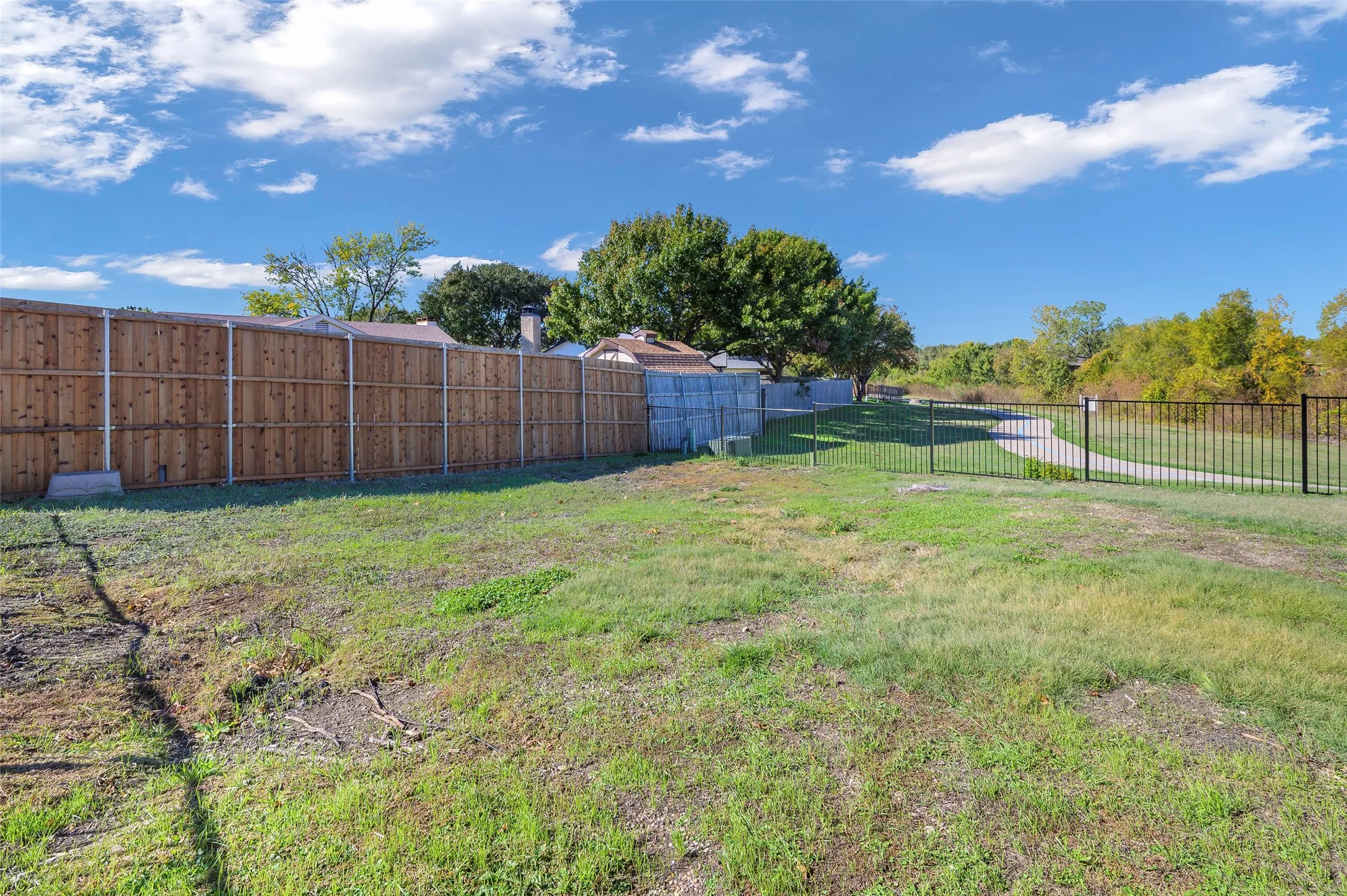 Single Family Residence For Rent in Denton County , 3719 Furneaux Lane, Carrollton, Texas 75007, 3 Bedroom, 2 Bathroom, 2 Garage spaces, 1,529 Sqft, built in 1983, mls#21311462, Real Estate Agent in Carrollton, Homes For Rent in Denton county, Homes For Rent in Carrollton, Realtor in Carrollton Texas, Real Estate Brokerage Independent Realty Texas, Luminita Cordes Realtor