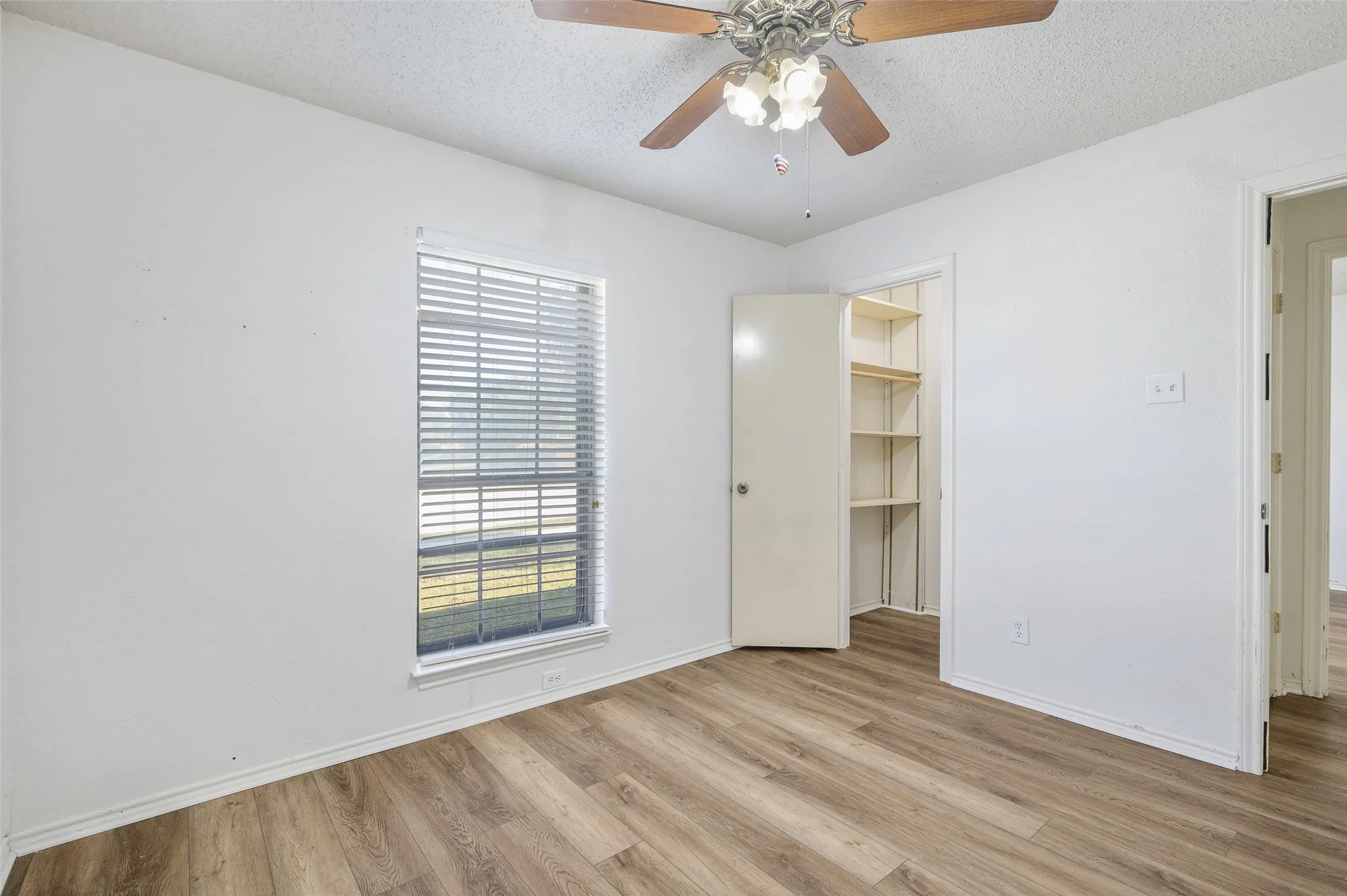 Single Family Residence For Rent in Denton County , 3719 Furneaux Lane, Carrollton, Texas 75007, 3 Bedroom, 2 Bathroom, 2 Garage spaces, 1,529 Sqft, built in 1983, mls#21311462, Real Estate Agent in Carrollton, Homes For Rent in Denton county, Homes For Rent in Carrollton, Realtor in Carrollton Texas, Real Estate Brokerage Independent Realty Texas, Luminita Cordes Realtor