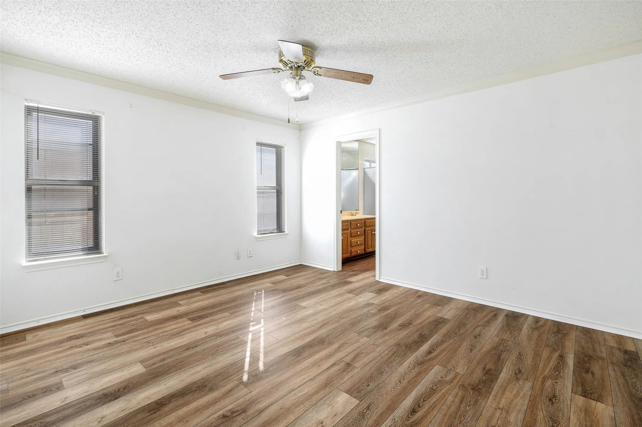 Single Family Residence For Rent in Denton County , 3719 Furneaux Lane, Carrollton, Texas 75007, 3 Bedroom, 2 Bathroom, 2 Garage spaces, 1,529 Sqft, built in 1983, mls#21311462, Real Estate Agent in Carrollton, Homes For Rent in Denton county, Homes For Rent in Carrollton, Realtor in Carrollton Texas, Real Estate Brokerage Independent Realty Texas, Luminita Cordes Realtor