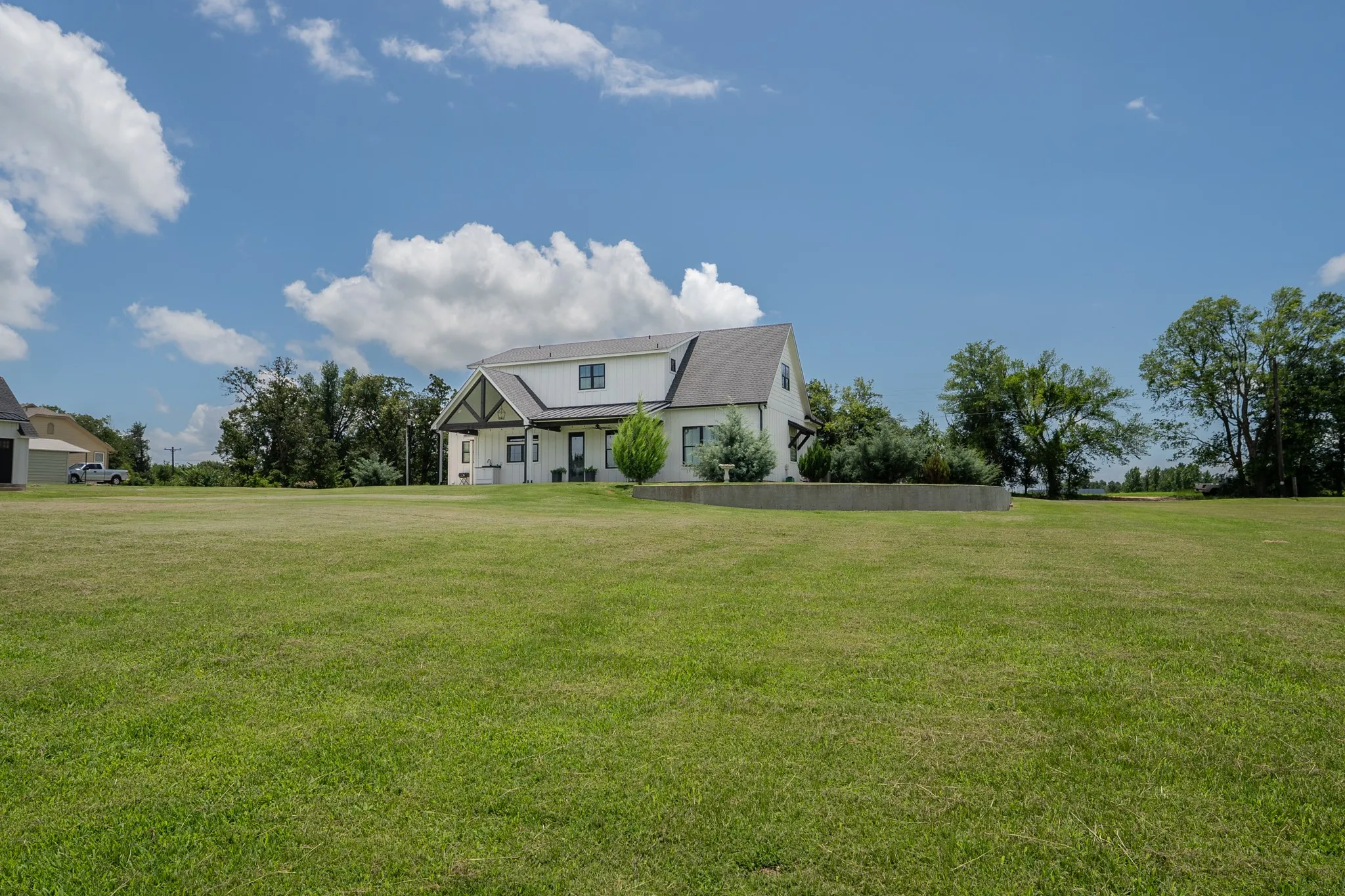 Single Family Residence For Sale in Hopkins County , 2865 County Road 2310, Sulphur Springs, Texas 75482, 4 Bedroom, 4 Bathroom, 2 Garage spaces, 2,956 Sqft, built in 2023, mls#21305743, Real Estate Agent in Sulphur Springs, Homes For Sale in Hopkins county, Homes For Sale in Sulphur Springs, Realtor in Sulphur Springs Texas, Real Estate Brokerage Independent Realty Texas, Luminita Cordes Realtor
