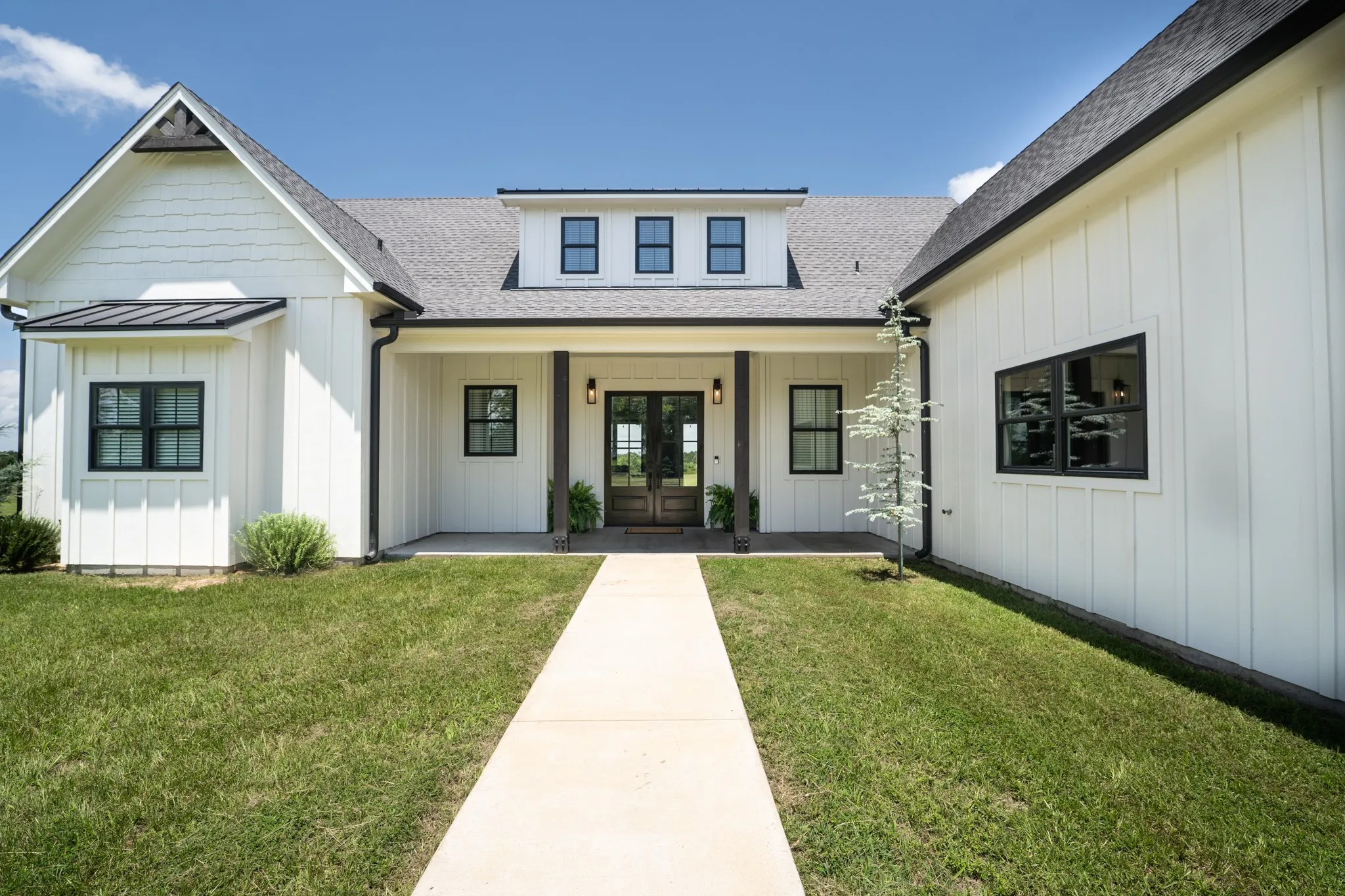 Single Family Residence For Sale in Hopkins County , 2865 County Road 2310, Sulphur Springs, Texas 75482, 4 Bedroom, 4 Bathroom, 2 Garage spaces, 2,956 Sqft, built in 2023, mls#21305743, Real Estate Agent in Sulphur Springs, Homes For Sale in Hopkins county, Homes For Sale in Sulphur Springs, Realtor in Sulphur Springs Texas, Real Estate Brokerage Independent Realty Texas, Luminita Cordes Realtor