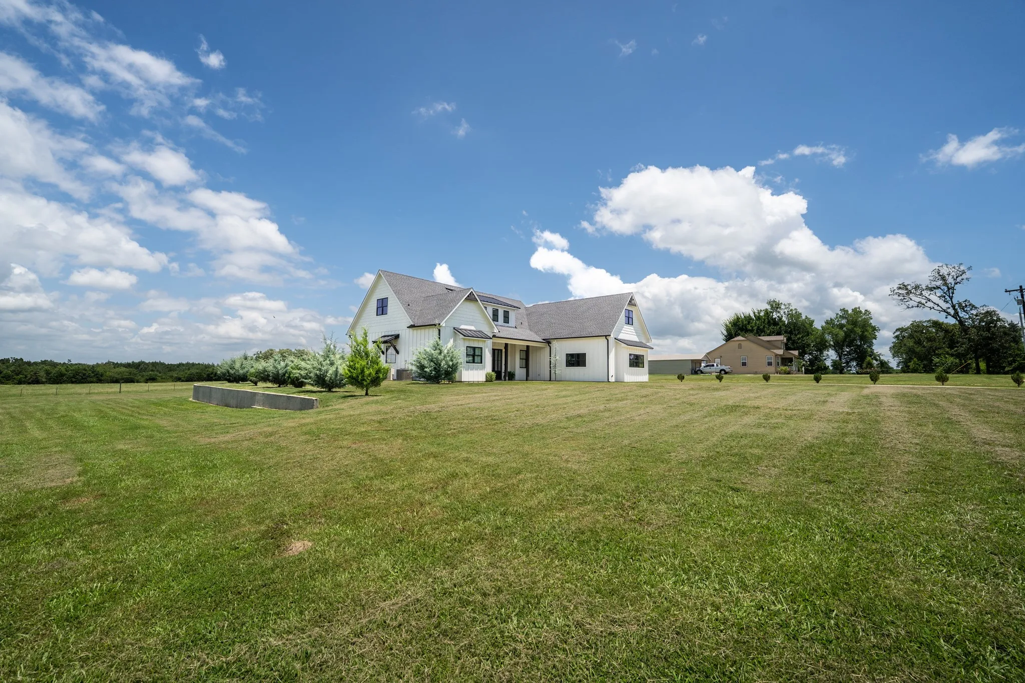 Single Family Residence For Sale in Hopkins County , 2865 County Road 2310, Sulphur Springs, Texas 75482, 4 Bedroom, 4 Bathroom, 2 Garage spaces, 2,956 Sqft, built in 2023, mls#21305743, Real Estate Agent in Sulphur Springs, Homes For Sale in Hopkins county, Homes For Sale in Sulphur Springs, Realtor in Sulphur Springs Texas, Real Estate Brokerage Independent Realty Texas, Luminita Cordes Realtor