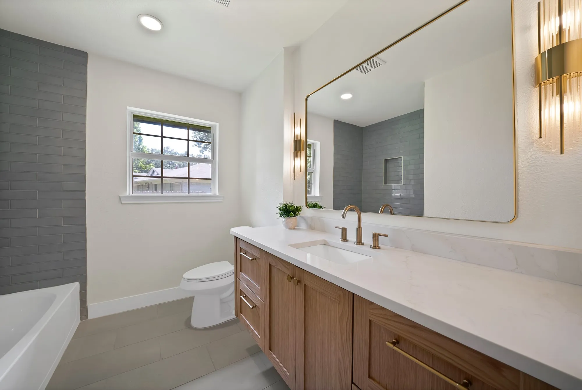 Single Family Residence For Sale in Dallas County , 1618 Comanche Trail, Garland, Texas 75043, 3 Bedroom, 2 Bathroom, 2 Garage spaces, 2,038 Sqft, built in 1955, mls#21287903, Real Estate Agent in Garland, Homes For Sale in Dallas county, Homes For Sale in Garland, Realtor in Garland Texas, Real Estate Brokerage Independent Realty Texas, Luminita Cordes Realtor