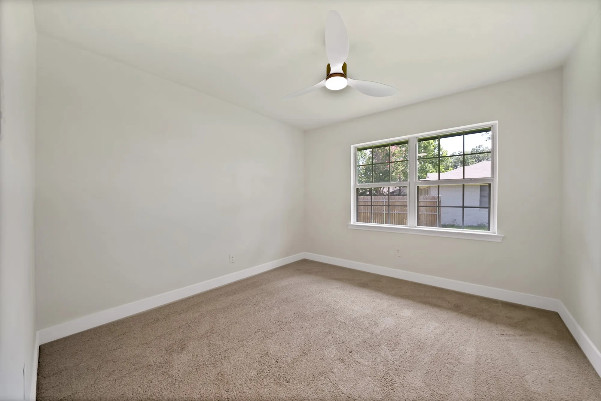 Single Family Residence For Sale in Dallas County , 1618 Comanche Trail, Garland, Texas 75043, 3 Bedroom, 2 Bathroom, 2 Garage spaces, 2,038 Sqft, built in 1955, mls#21287903, Real Estate Agent in Garland, Homes For Sale in Dallas county, Homes For Sale in Garland, Realtor in Garland Texas, Real Estate Brokerage Independent Realty Texas, Luminita Cordes Realtor
