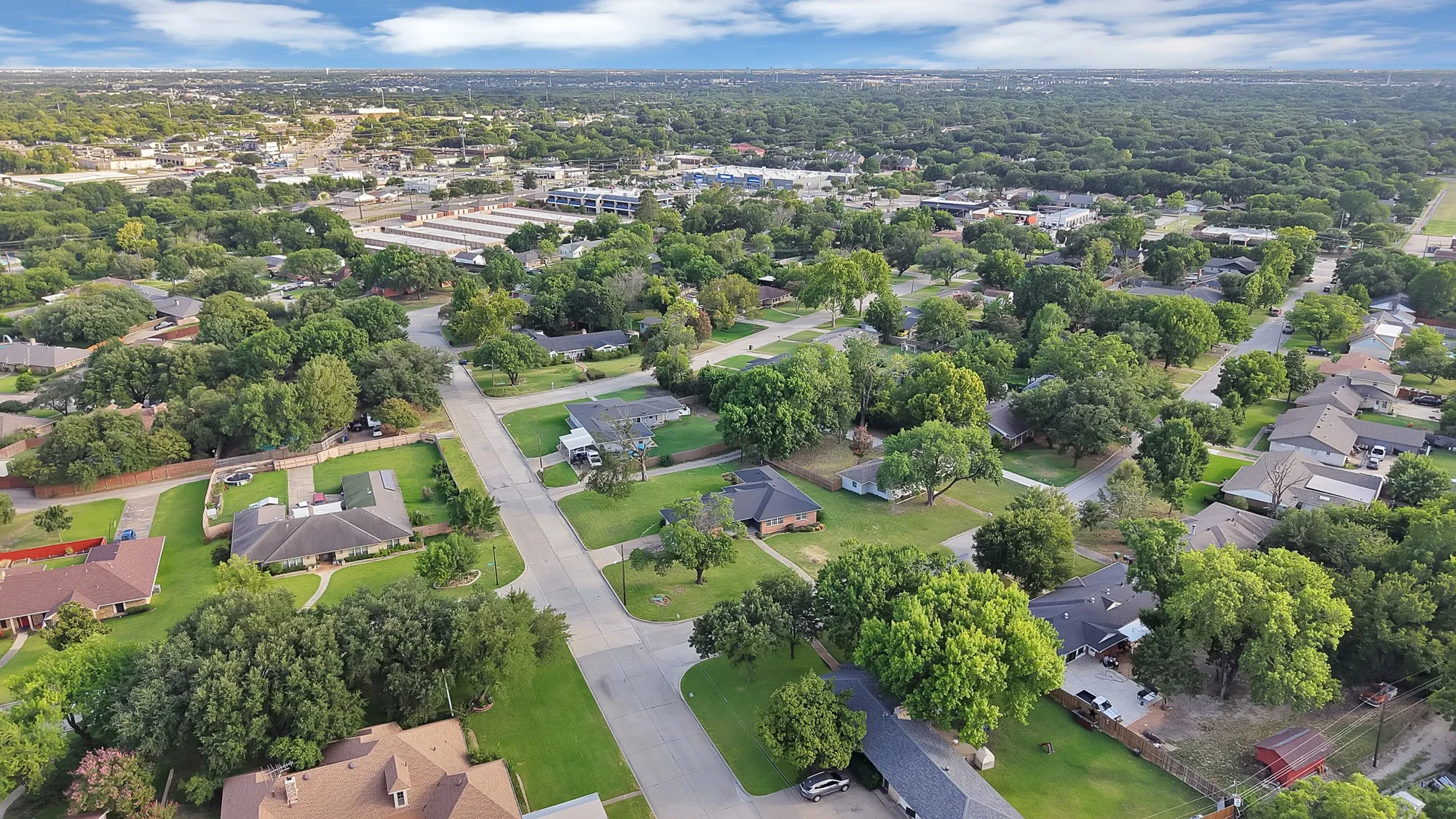 Single Family Residence For Sale in Dallas County , 1618 Comanche Trail, Garland, Texas 75043, 3 Bedroom, 2 Bathroom, 2 Garage spaces, 2,038 Sqft, built in 1955, mls#21287903, Real Estate Agent in Garland, Homes For Sale in Dallas county, Homes For Sale in Garland, Realtor in Garland Texas, Real Estate Brokerage Independent Realty Texas, Luminita Cordes Realtor