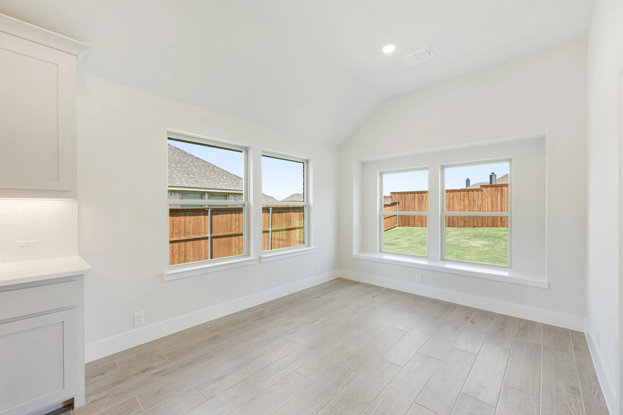 Single Family Residence For Sale in Johnson County , 820 Condor Street, Joshua, Texas 76058, 4 Bedroom, 3 Bathroom, 3 Garage spaces, 2,593 Sqft, built in 2026, mls#21312271, Real Estate Agent in Joshua, Homes For Sale in Johnson county, Homes For Sale in Joshua, Realtor in Joshua Texas, Real Estate Brokerage Independent Realty Texas, Luminita Cordes Realtor