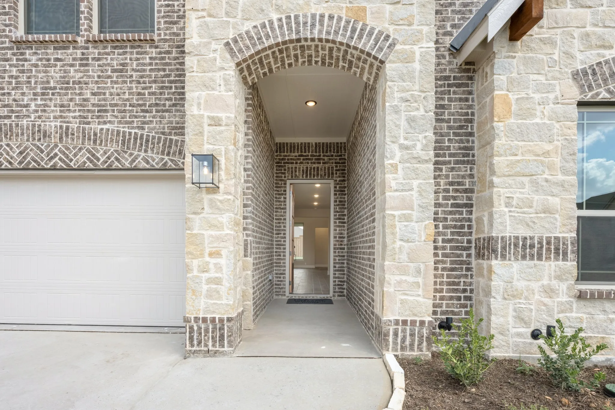 Single Family Residence For Sale in Johnson County , 820 Condor Street, Joshua, Texas 76058, 4 Bedroom, 3 Bathroom, 3 Garage spaces, 2,593 Sqft, built in 2026, mls#21312271, Real Estate Agent in Joshua, Homes For Sale in Johnson county, Homes For Sale in Joshua, Realtor in Joshua Texas, Real Estate Brokerage Independent Realty Texas, Luminita Cordes Realtor