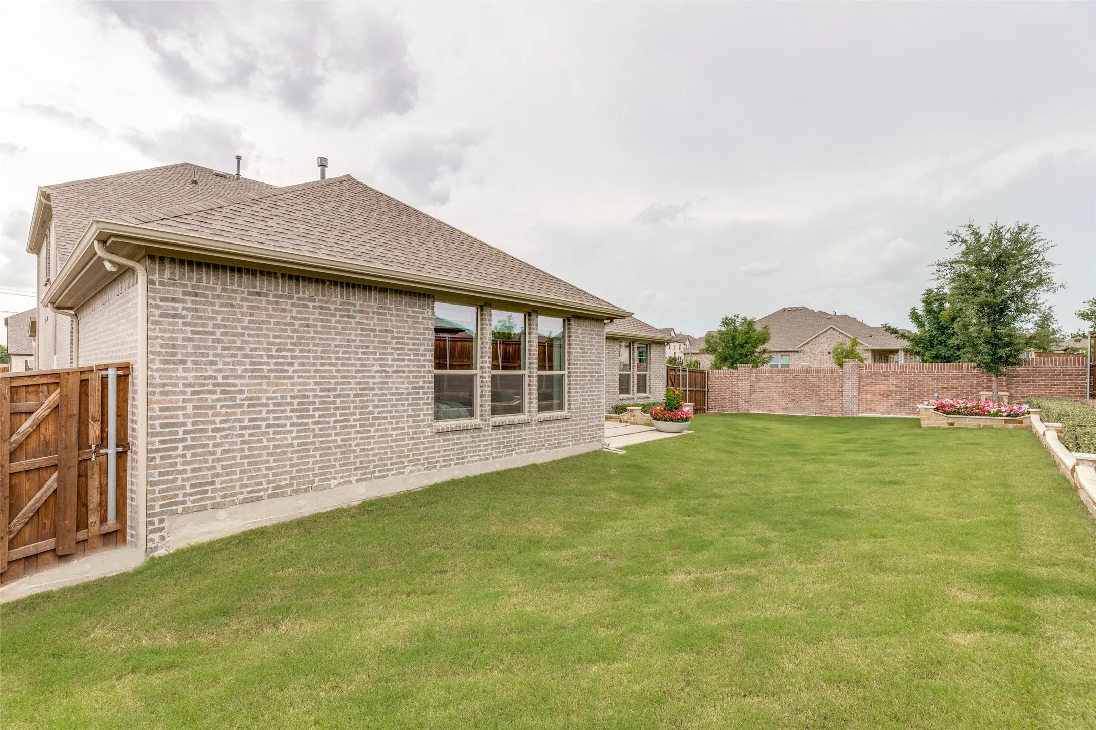 Single Family Residence For Sale in Collin County , 4212 Hollandwood Drive, Mc Kinney, Texas 75071, 4 Bedroom, 4 Bathroom, 3 Garage spaces, 3,481 Sqft, built in 2023, mls#21312004, Real Estate Agent in Mc Kinney, Homes For Sale in Collin county, Homes For Sale in Mc Kinney, Realtor in Mc Kinney Texas, Real Estate Brokerage Independent Realty Texas, Luminita Cordes Realtor