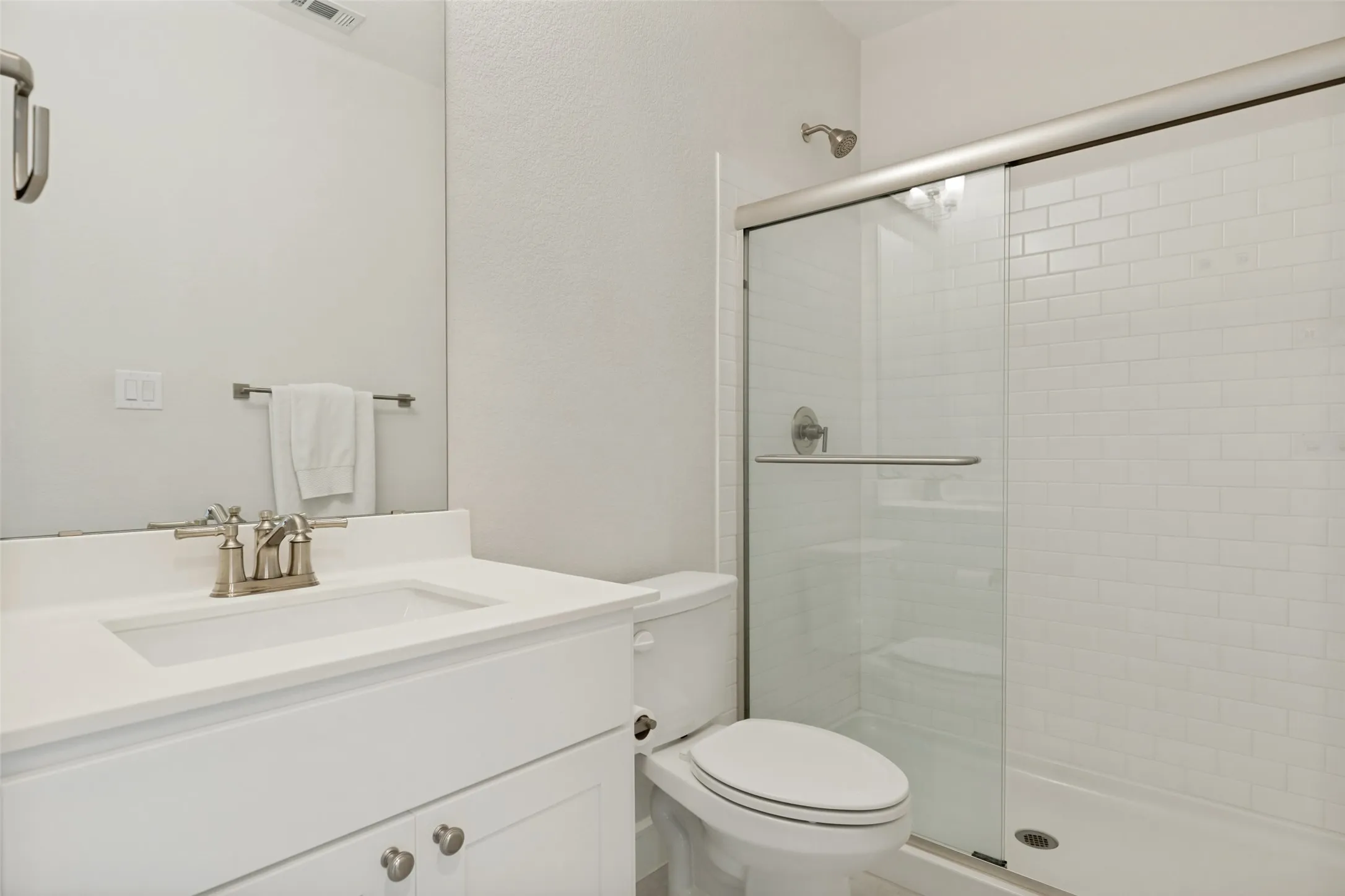 Single Family Residence For Sale in Collin County , 4212 Hollandwood Drive, Mc Kinney, Texas 75071, 4 Bedroom, 4 Bathroom, 3 Garage spaces, 3,481 Sqft, built in 2023, mls#21312004, Real Estate Agent in Mc Kinney, Homes For Sale in Collin county, Homes For Sale in Mc Kinney, Realtor in Mc Kinney Texas, Real Estate Brokerage Independent Realty Texas, Luminita Cordes Realtor