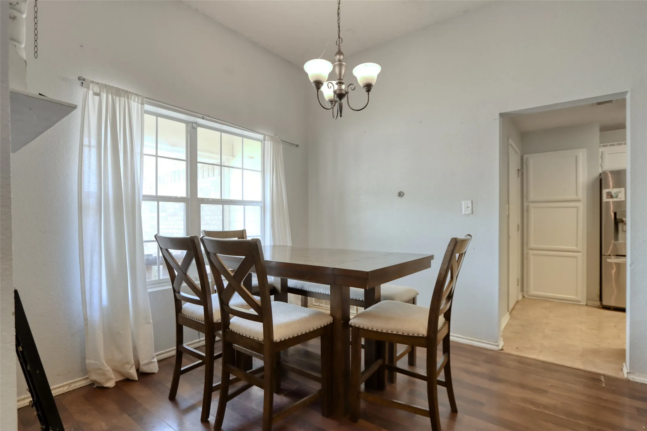 Single Family Residence For Sale in Mc Lennan County , 108 Wolf Lane, Lacy Lakeview, Texas 76705, 3 Bedroom, 2 Bathroom, 2 Garage spaces, 1,351 Sqft, built in 2004, mls#21312263, Real Estate Agent in Lacy Lakeview, Homes For Sale in Mc Lennan county, Homes For Sale in Lacy Lakeview, Realtor in Lacy Lakeview Texas, Real Estate Brokerage Independent Realty Texas, Luminita Cordes Realtor