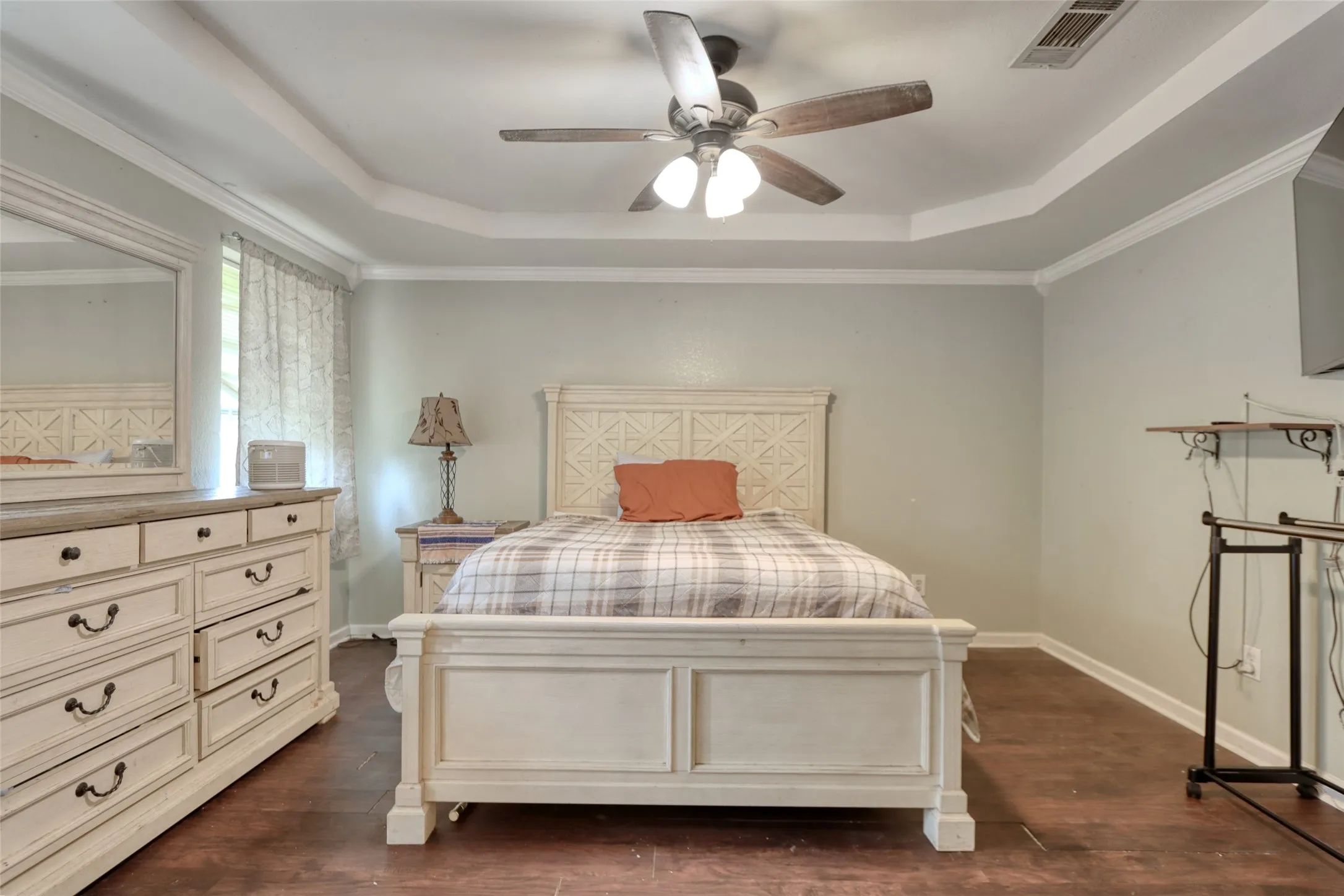 Single Family Residence For Sale in Mc Lennan County , 108 Wolf Lane, Lacy Lakeview, Texas 76705, 3 Bedroom, 2 Bathroom, 2 Garage spaces, 1,351 Sqft, built in 2004, mls#21312263, Real Estate Agent in Lacy Lakeview, Homes For Sale in Mc Lennan county, Homes For Sale in Lacy Lakeview, Realtor in Lacy Lakeview Texas, Real Estate Brokerage Independent Realty Texas, Luminita Cordes Realtor