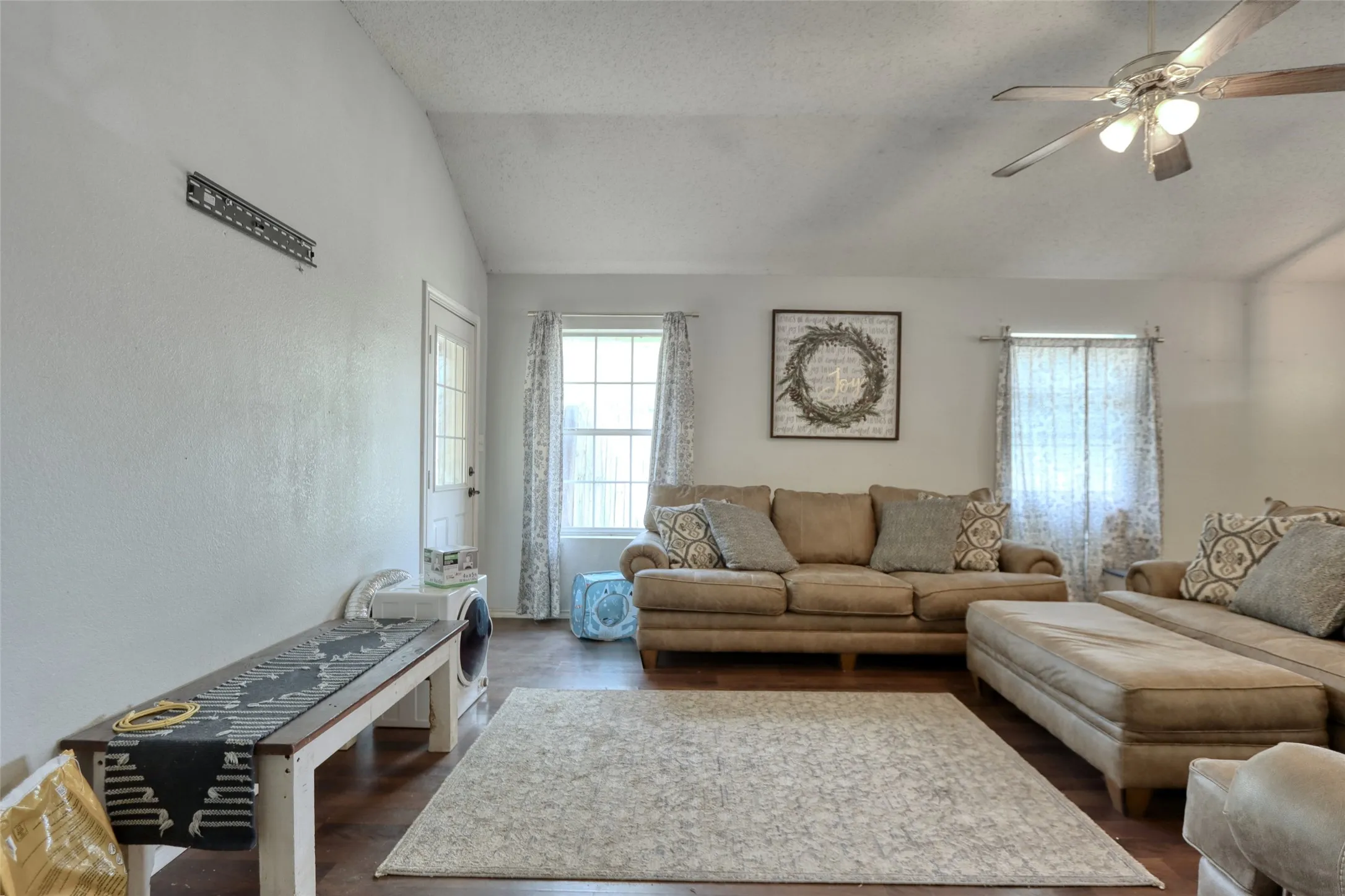 Single Family Residence For Sale in Mc Lennan County , 108 Wolf Lane, Lacy Lakeview, Texas 76705, 3 Bedroom, 2 Bathroom, 2 Garage spaces, 1,351 Sqft, built in 2004, mls#21312263, Real Estate Agent in Lacy Lakeview, Homes For Sale in Mc Lennan county, Homes For Sale in Lacy Lakeview, Realtor in Lacy Lakeview Texas, Real Estate Brokerage Independent Realty Texas, Luminita Cordes Realtor