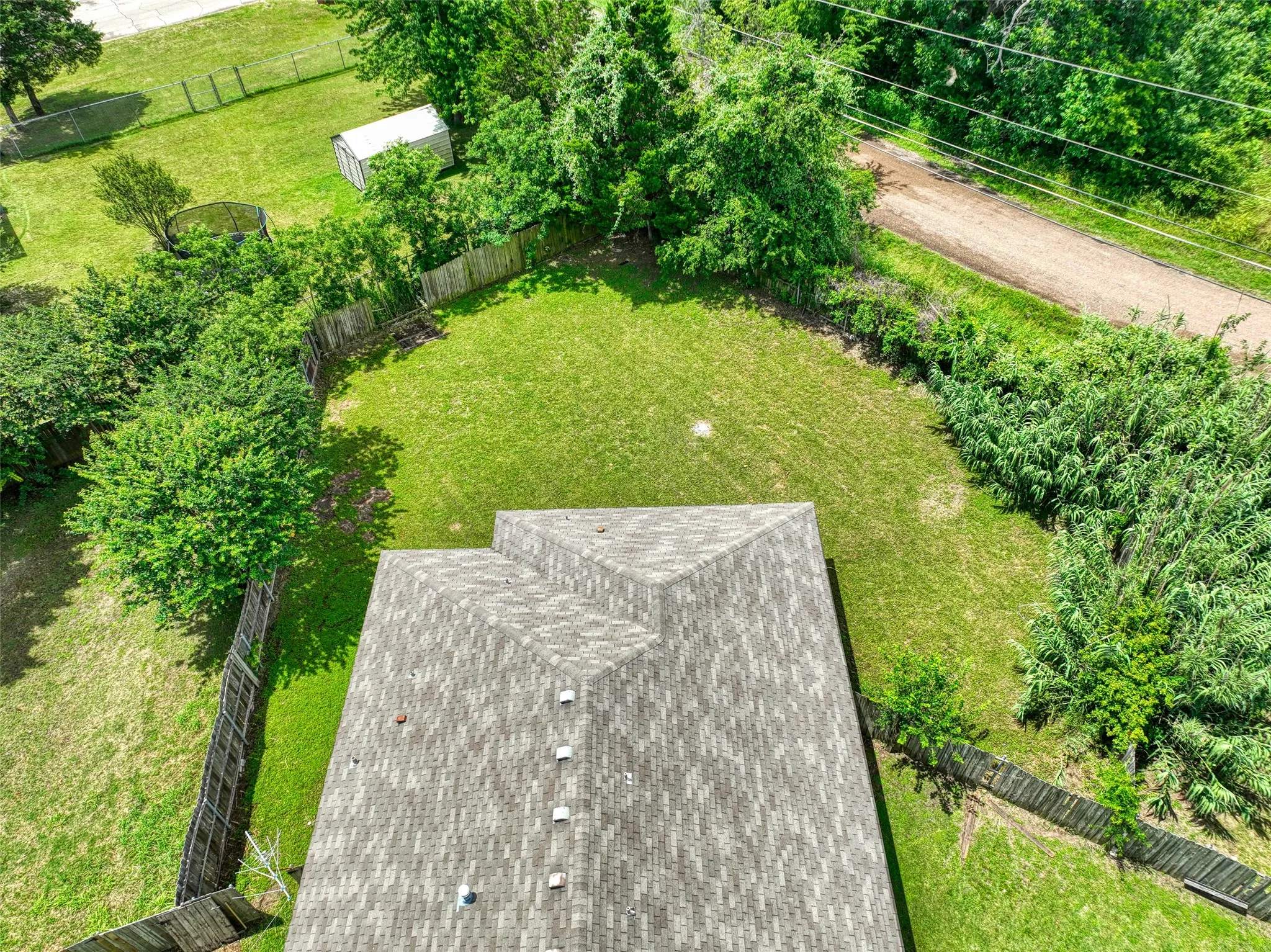 Single Family Residence For Sale in Mc Lennan County , 108 Wolf Lane, Lacy Lakeview, Texas 76705, 3 Bedroom, 2 Bathroom, 2 Garage spaces, 1,351 Sqft, built in 2004, mls#21312263, Real Estate Agent in Lacy Lakeview, Homes For Sale in Mc Lennan county, Homes For Sale in Lacy Lakeview, Realtor in Lacy Lakeview Texas, Real Estate Brokerage Independent Realty Texas, Luminita Cordes Realtor