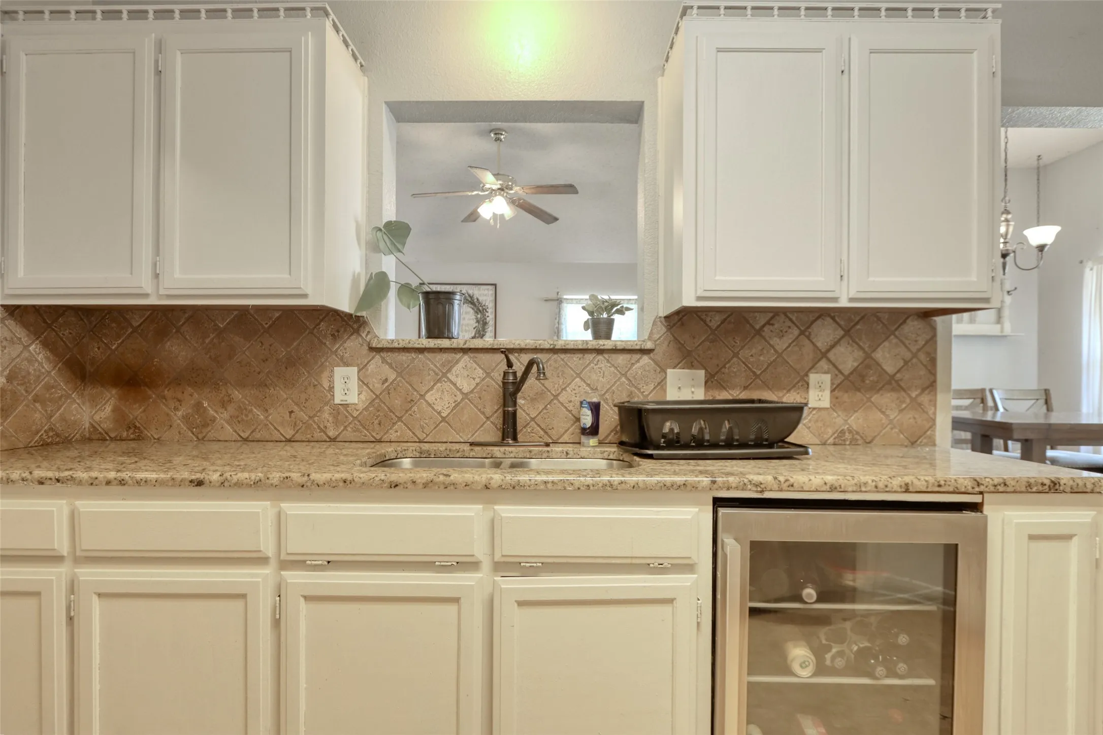 Single Family Residence For Sale in Mc Lennan County , 108 Wolf Lane, Lacy Lakeview, Texas 76705, 3 Bedroom, 2 Bathroom, 2 Garage spaces, 1,351 Sqft, built in 2004, mls#21312263, Real Estate Agent in Lacy Lakeview, Homes For Sale in Mc Lennan county, Homes For Sale in Lacy Lakeview, Realtor in Lacy Lakeview Texas, Real Estate Brokerage Independent Realty Texas, Luminita Cordes Realtor