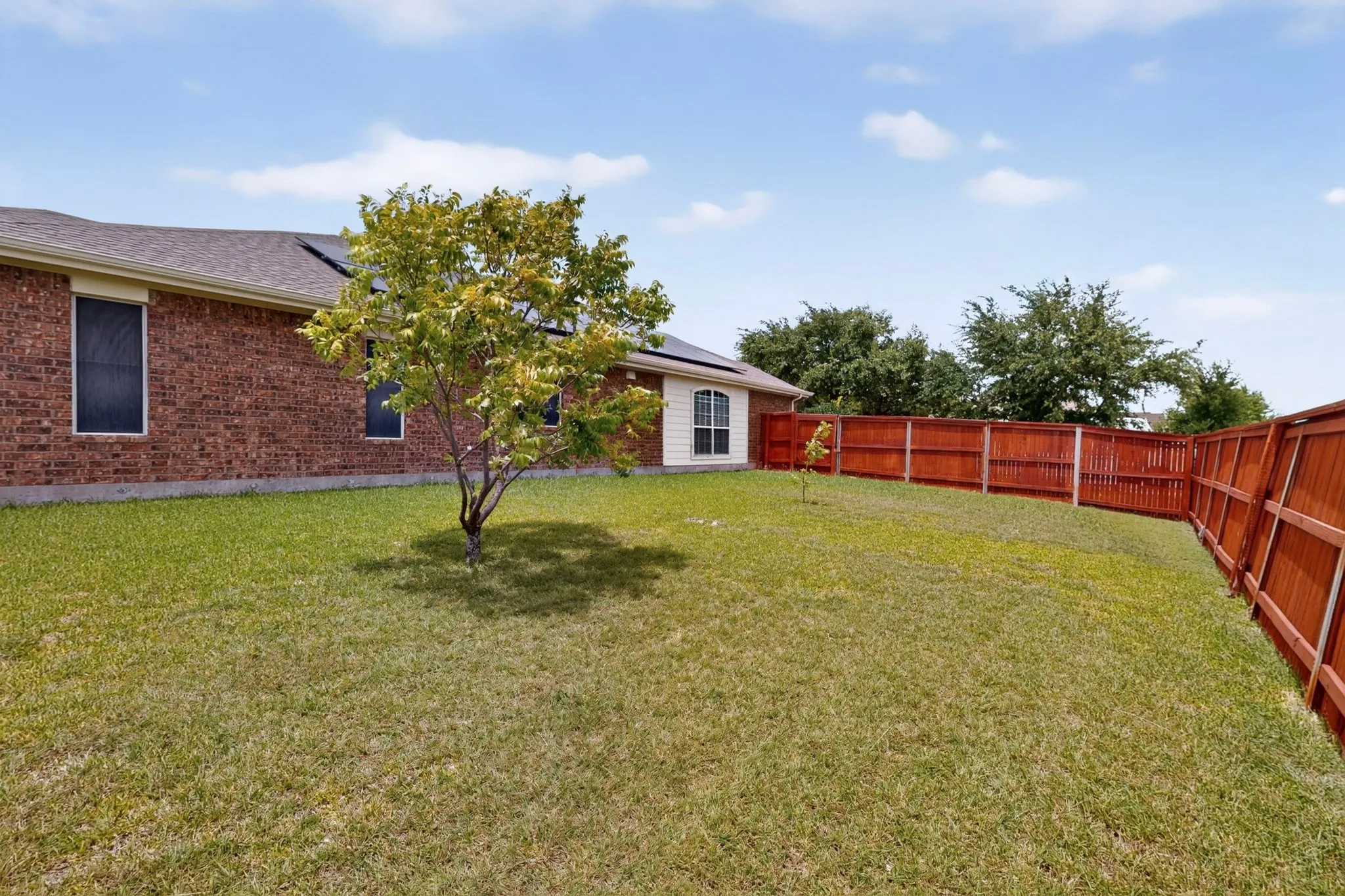 Single Family Residence For Sale in Kaufman County , 101 Wandering Drive, Forney, Texas 75126, 3 Bedroom, 2 Bathroom, 2 Garage spaces, 2,062 Sqft, built in 2003, mls#21312268, Real Estate Agent in Forney, Homes For Sale in Kaufman county, Homes For Sale in Forney, Realtor in Forney Texas, Real Estate Brokerage Independent Realty Texas, Luminita Cordes Realtor