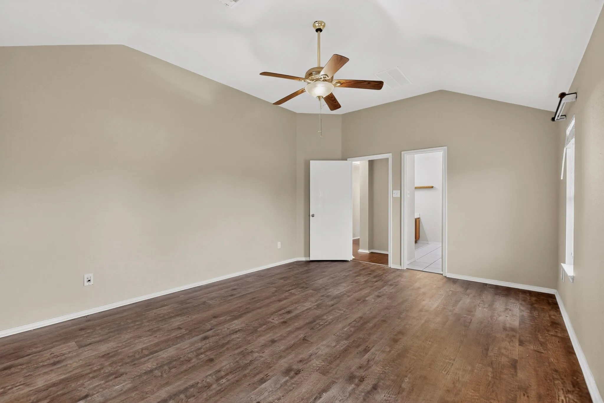 Single Family Residence For Sale in Kaufman County , 101 Wandering Drive, Forney, Texas 75126, 3 Bedroom, 2 Bathroom, 2 Garage spaces, 2,062 Sqft, built in 2003, mls#21312268, Real Estate Agent in Forney, Homes For Sale in Kaufman county, Homes For Sale in Forney, Realtor in Forney Texas, Real Estate Brokerage Independent Realty Texas, Luminita Cordes Realtor