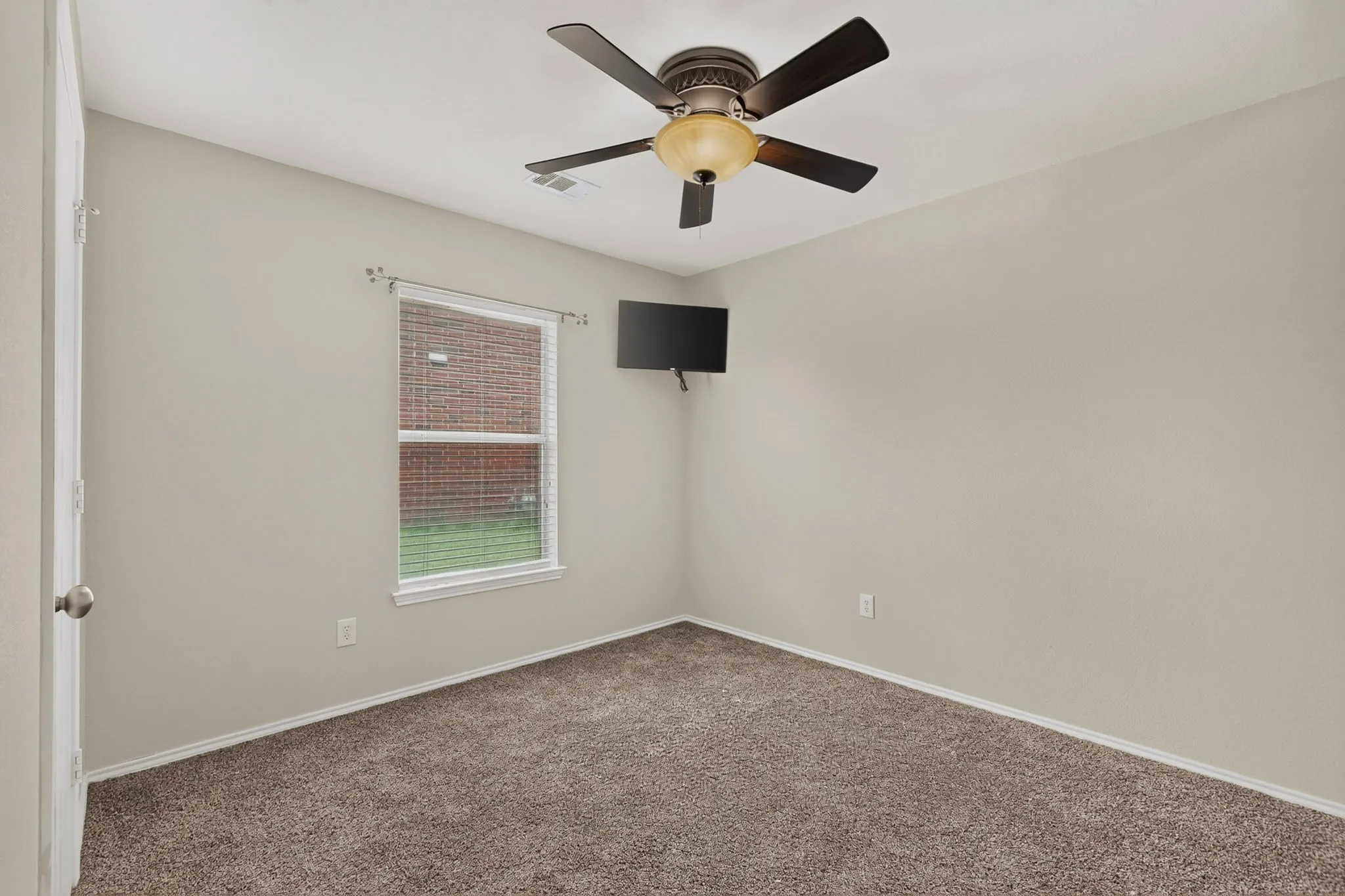 Single Family Residence For Sale in Kaufman County , 101 Wandering Drive, Forney, Texas 75126, 3 Bedroom, 2 Bathroom, 2 Garage spaces, 2,062 Sqft, built in 2003, mls#21312268, Real Estate Agent in Forney, Homes For Sale in Kaufman county, Homes For Sale in Forney, Realtor in Forney Texas, Real Estate Brokerage Independent Realty Texas, Luminita Cordes Realtor
