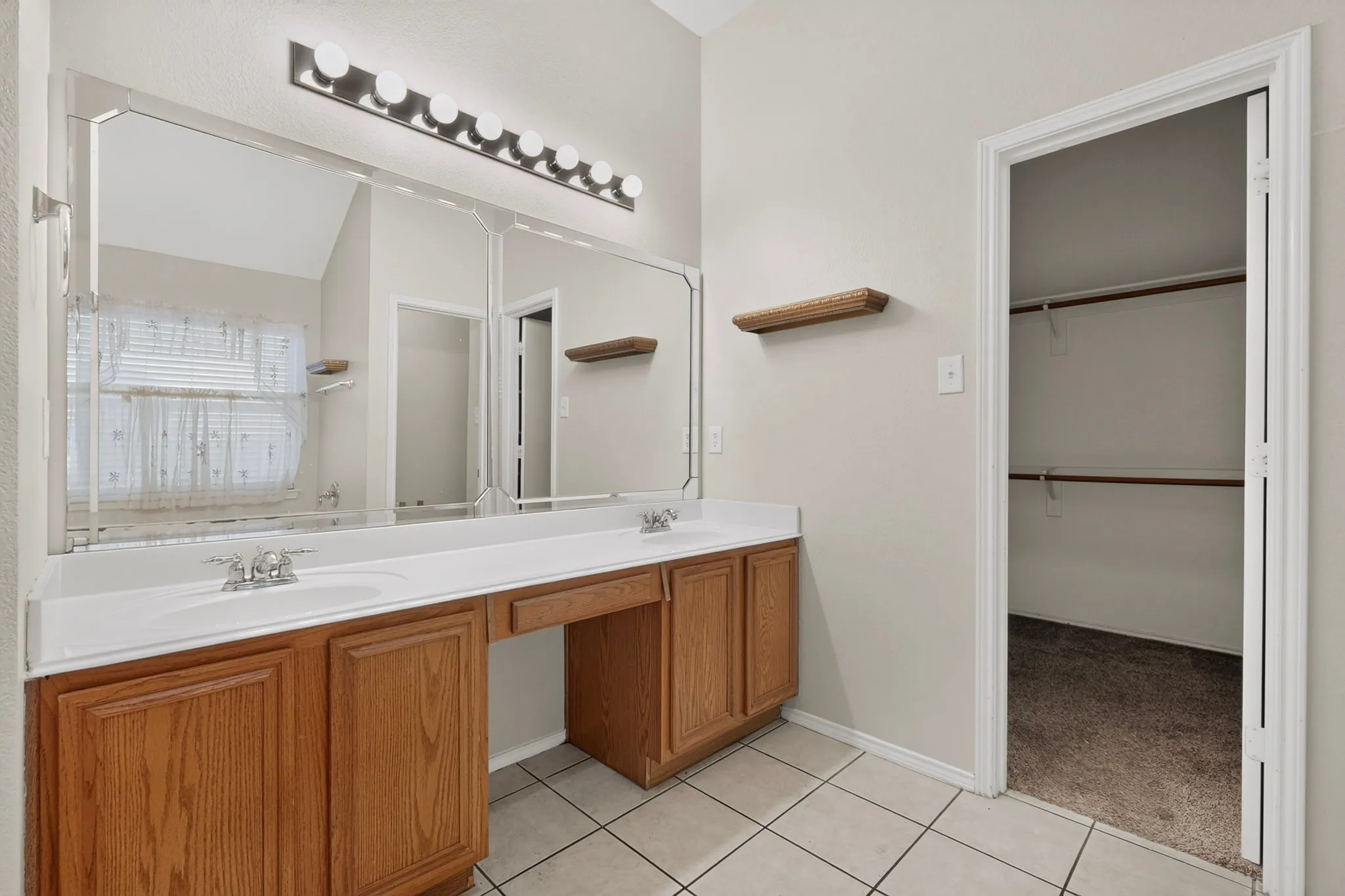 Single Family Residence For Sale in Kaufman County , 101 Wandering Drive, Forney, Texas 75126, 3 Bedroom, 2 Bathroom, 2 Garage spaces, 2,062 Sqft, built in 2003, mls#21312268, Real Estate Agent in Forney, Homes For Sale in Kaufman county, Homes For Sale in Forney, Realtor in Forney Texas, Real Estate Brokerage Independent Realty Texas, Luminita Cordes Realtor