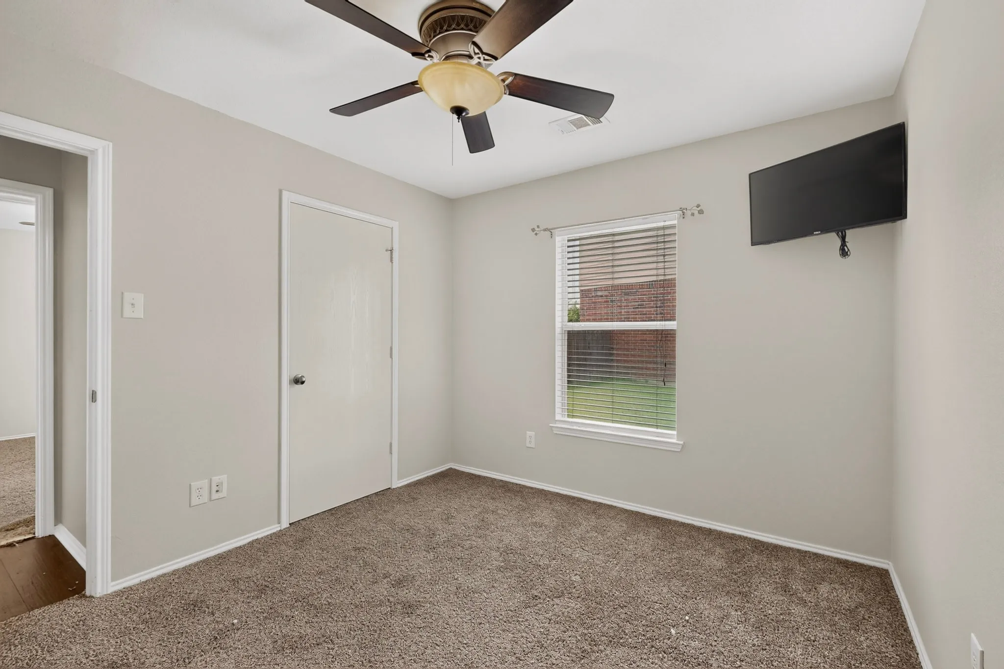 Single Family Residence For Sale in Kaufman County , 101 Wandering Drive, Forney, Texas 75126, 3 Bedroom, 2 Bathroom, 2 Garage spaces, 2,062 Sqft, built in 2003, mls#21312268, Real Estate Agent in Forney, Homes For Sale in Kaufman county, Homes For Sale in Forney, Realtor in Forney Texas, Real Estate Brokerage Independent Realty Texas, Luminita Cordes Realtor