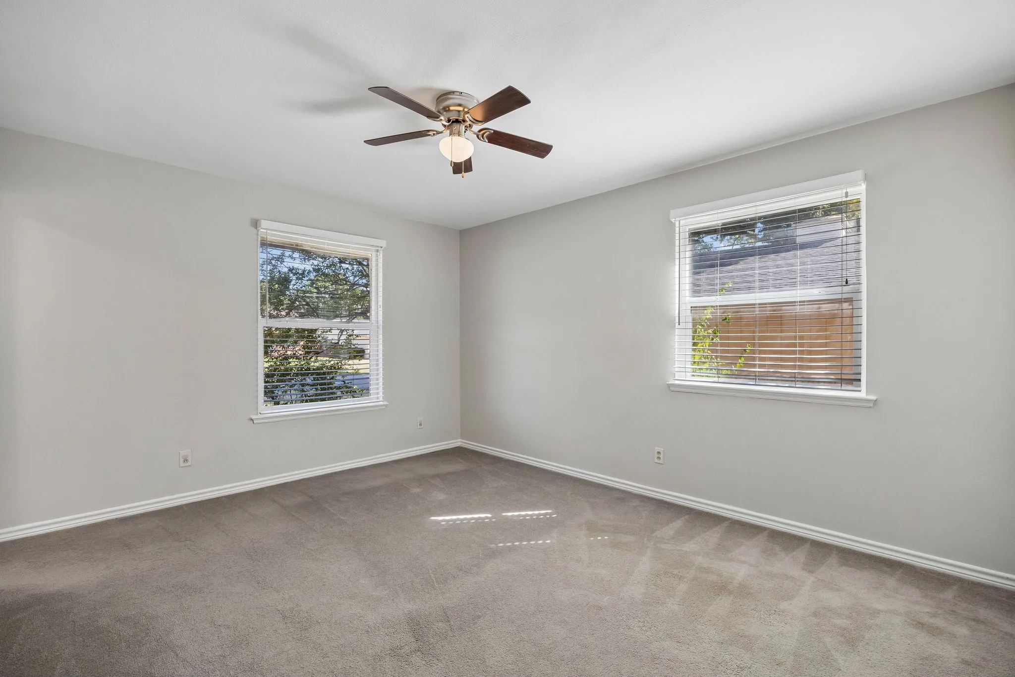 Single Family Residence For Sale in Dallas County , 1239 Evergreen Drive, Richardson, Texas 75080, 3 Bedroom, 2 Bathroom, 2 Garage spaces, 1,632 Sqft, built in 1959, mls#21312153, Real Estate Agent in Richardson, Homes For Sale in Dallas county, Homes For Sale in Richardson, Realtor in Richardson Texas, Real Estate Brokerage Independent Realty Texas, Luminita Cordes Realtor