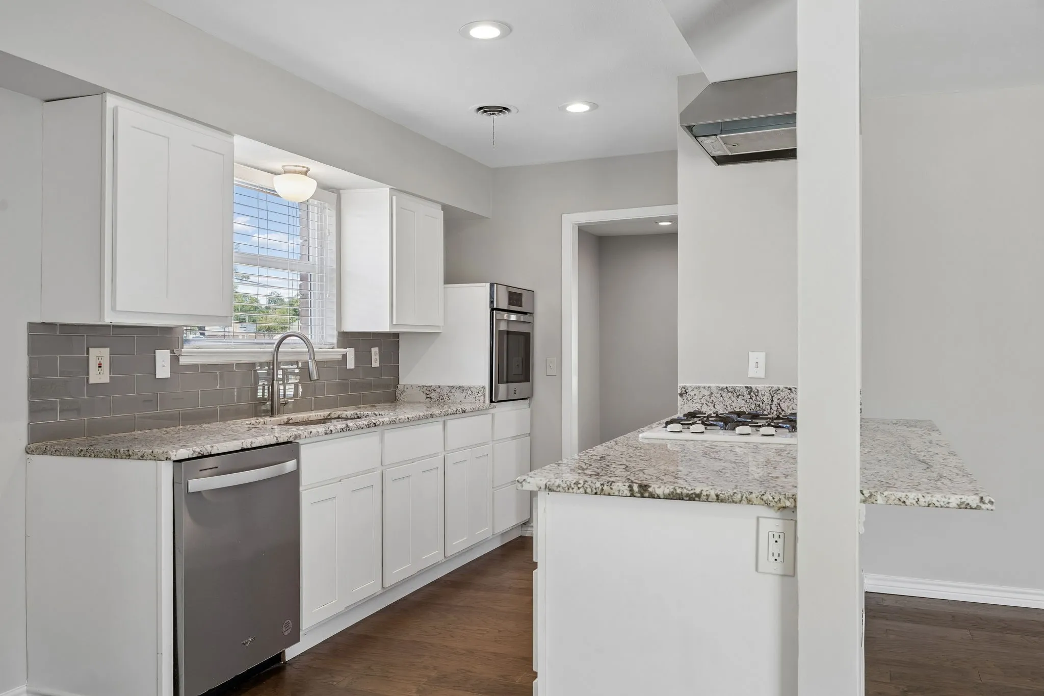 Single Family Residence For Sale in Dallas County , 1239 Evergreen Drive, Richardson, Texas 75080, 3 Bedroom, 2 Bathroom, 2 Garage spaces, 1,632 Sqft, built in 1959, mls#21312153, Real Estate Agent in Richardson, Homes For Sale in Dallas county, Homes For Sale in Richardson, Realtor in Richardson Texas, Real Estate Brokerage Independent Realty Texas, Luminita Cordes Realtor