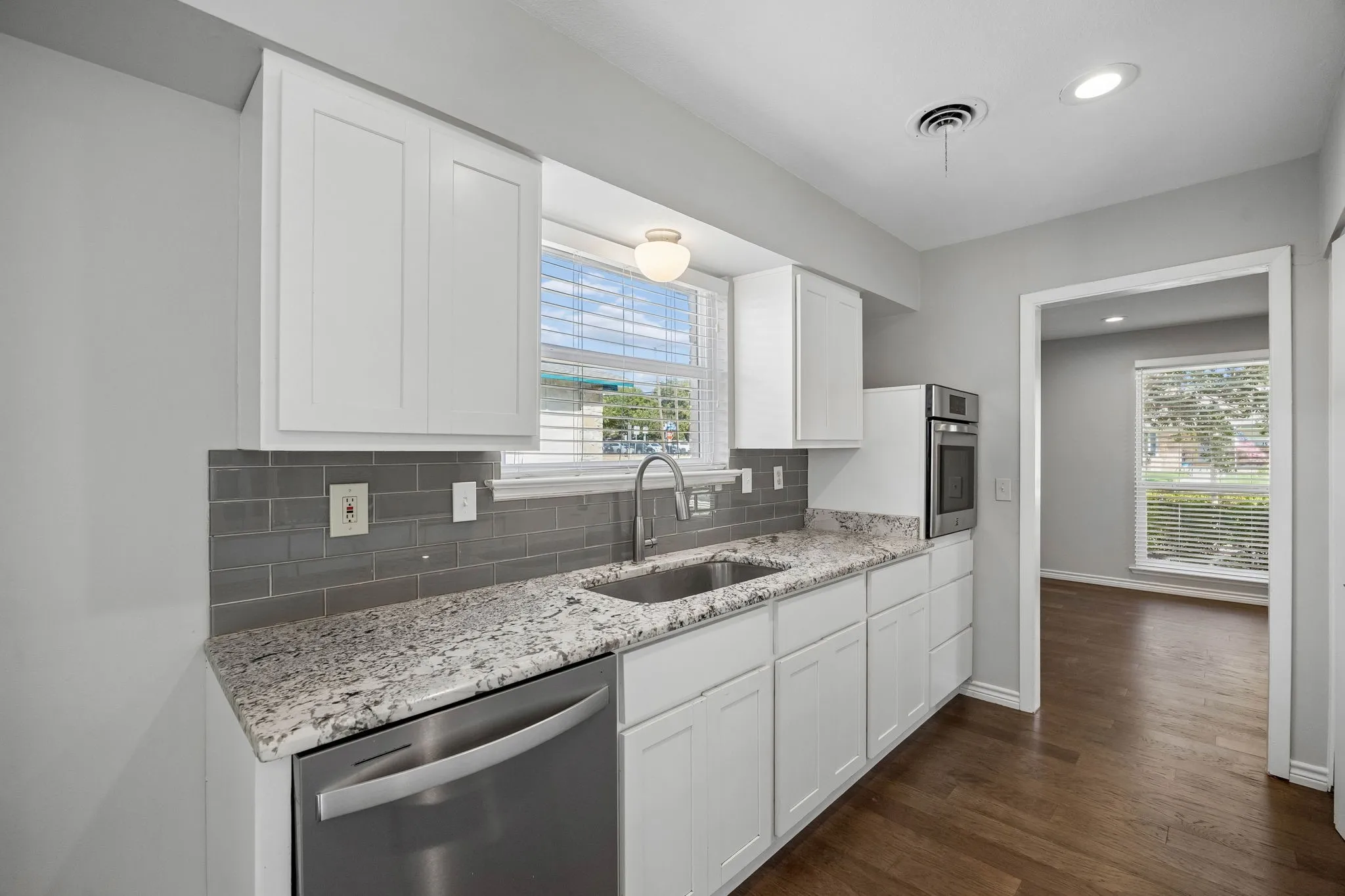 Single Family Residence For Sale in Dallas County , 1239 Evergreen Drive, Richardson, Texas 75080, 3 Bedroom, 2 Bathroom, 2 Garage spaces, 1,632 Sqft, built in 1959, mls#21312153, Real Estate Agent in Richardson, Homes For Sale in Dallas county, Homes For Sale in Richardson, Realtor in Richardson Texas, Real Estate Brokerage Independent Realty Texas, Luminita Cordes Realtor
