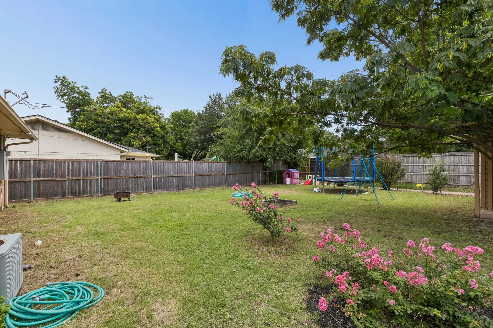 Single Family Residence For Sale in Dallas County , 1239 Evergreen Drive, Richardson, Texas 75080, 3 Bedroom, 2 Bathroom, 2 Garage spaces, 1,632 Sqft, built in 1959, mls#21312153, Real Estate Agent in Richardson, Homes For Sale in Dallas county, Homes For Sale in Richardson, Realtor in Richardson Texas, Real Estate Brokerage Independent Realty Texas, Luminita Cordes Realtor