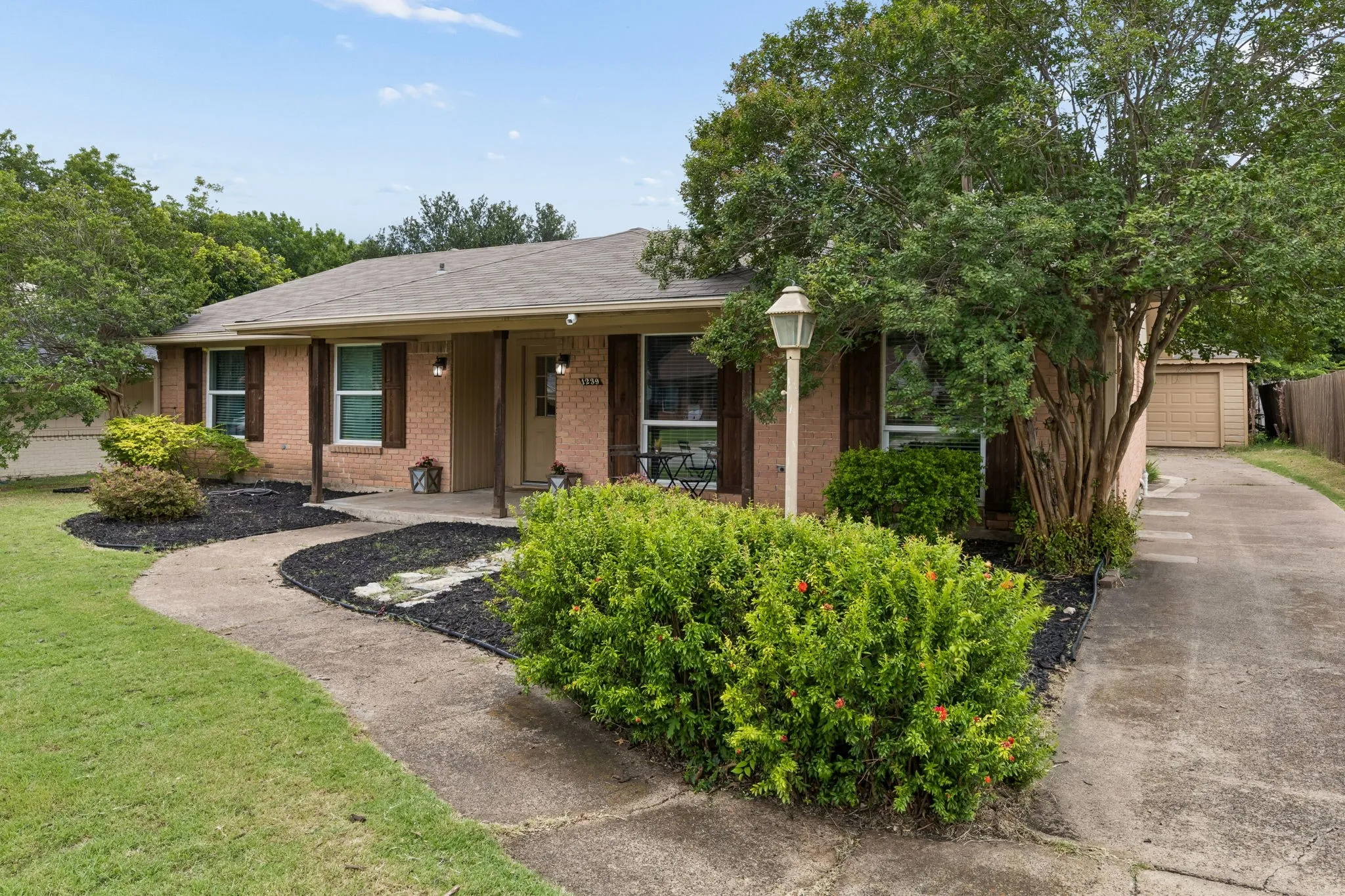 Single Family Residence For Sale in Dallas County , 1239 Evergreen Drive, Richardson, Texas 75080, 3 Bedroom, 2 Bathroom, 2 Garage spaces, 1,632 Sqft, built in 1959, mls#21312153, Real Estate Agent in Richardson, Homes For Sale in Dallas county, Homes For Sale in Richardson, Realtor in Richardson Texas, Real Estate Brokerage Independent Realty Texas, Luminita Cordes Realtor