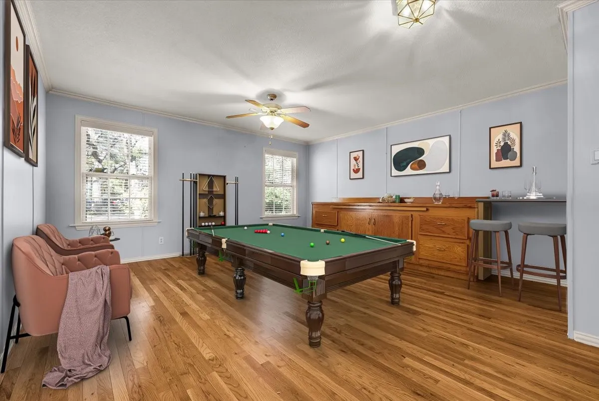 Single Family Residence For Sale in Tarrant County , 8248 Meadowbrook Drive, Fort Worth, Texas 76120, 5 Bedroom, 6 Bathroom, 3 Garage spaces, 5,582 Sqft, built in 1956, mls#21312290, Real Estate Agent in Fort Worth, Homes For Sale in Tarrant county, Homes For Sale in Fort Worth, Realtor in Fort Worth Texas, Real Estate Brokerage Independent Realty Texas, Luminita Cordes Realtor
