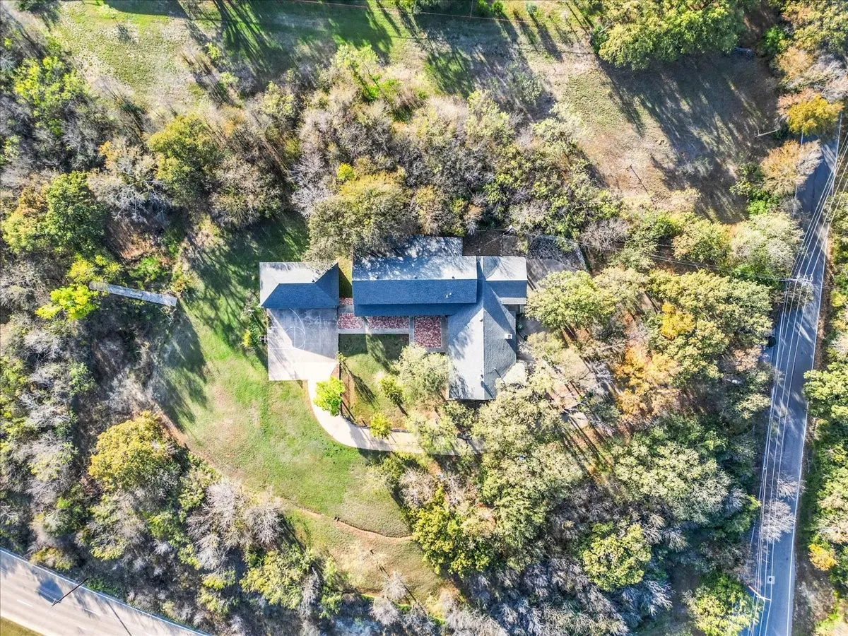 Single Family Residence For Sale in Tarrant County , 8248 Meadowbrook Drive, Fort Worth, Texas 76120, 5 Bedroom, 6 Bathroom, 3 Garage spaces, 5,582 Sqft, built in 1956, mls#21312290, Real Estate Agent in Fort Worth, Homes For Sale in Tarrant county, Homes For Sale in Fort Worth, Realtor in Fort Worth Texas, Real Estate Brokerage Independent Realty Texas, Luminita Cordes Realtor