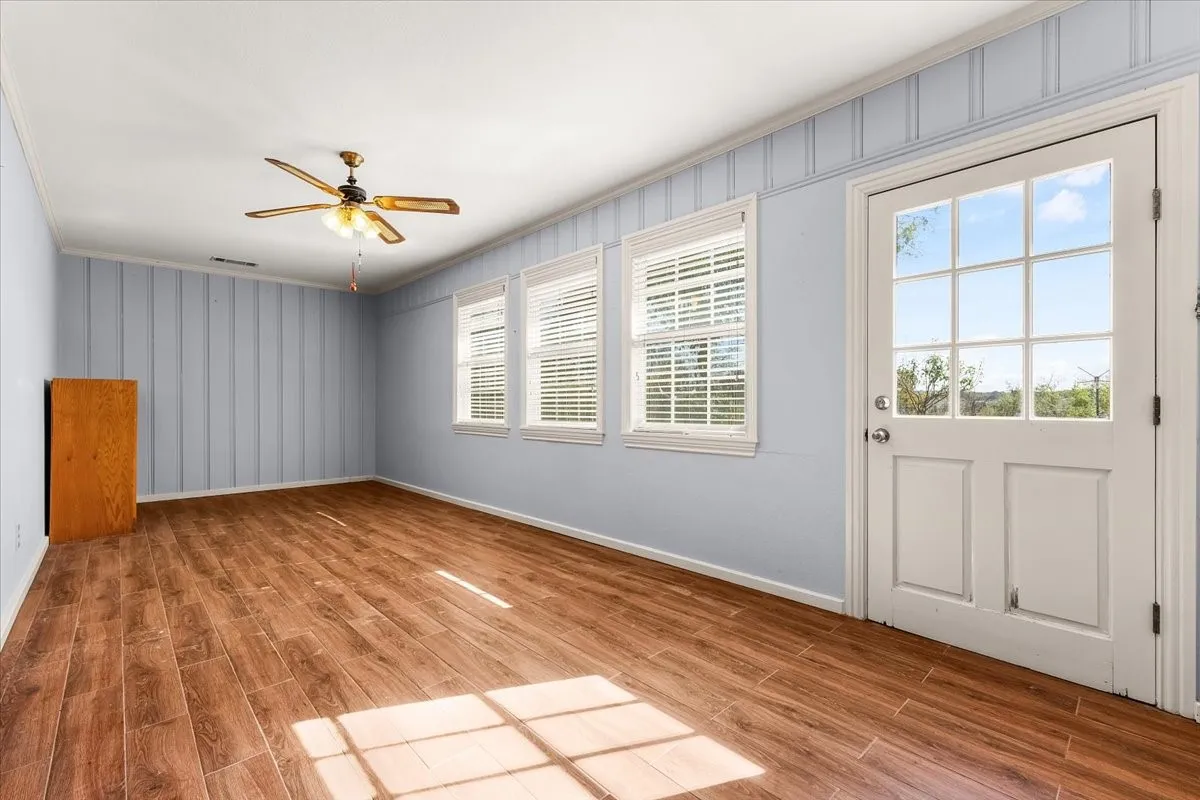 Single Family Residence For Sale in Tarrant County , 8248 Meadowbrook Drive, Fort Worth, Texas 76120, 5 Bedroom, 6 Bathroom, 3 Garage spaces, 5,582 Sqft, built in 1956, mls#21312290, Real Estate Agent in Fort Worth, Homes For Sale in Tarrant county, Homes For Sale in Fort Worth, Realtor in Fort Worth Texas, Real Estate Brokerage Independent Realty Texas, Luminita Cordes Realtor