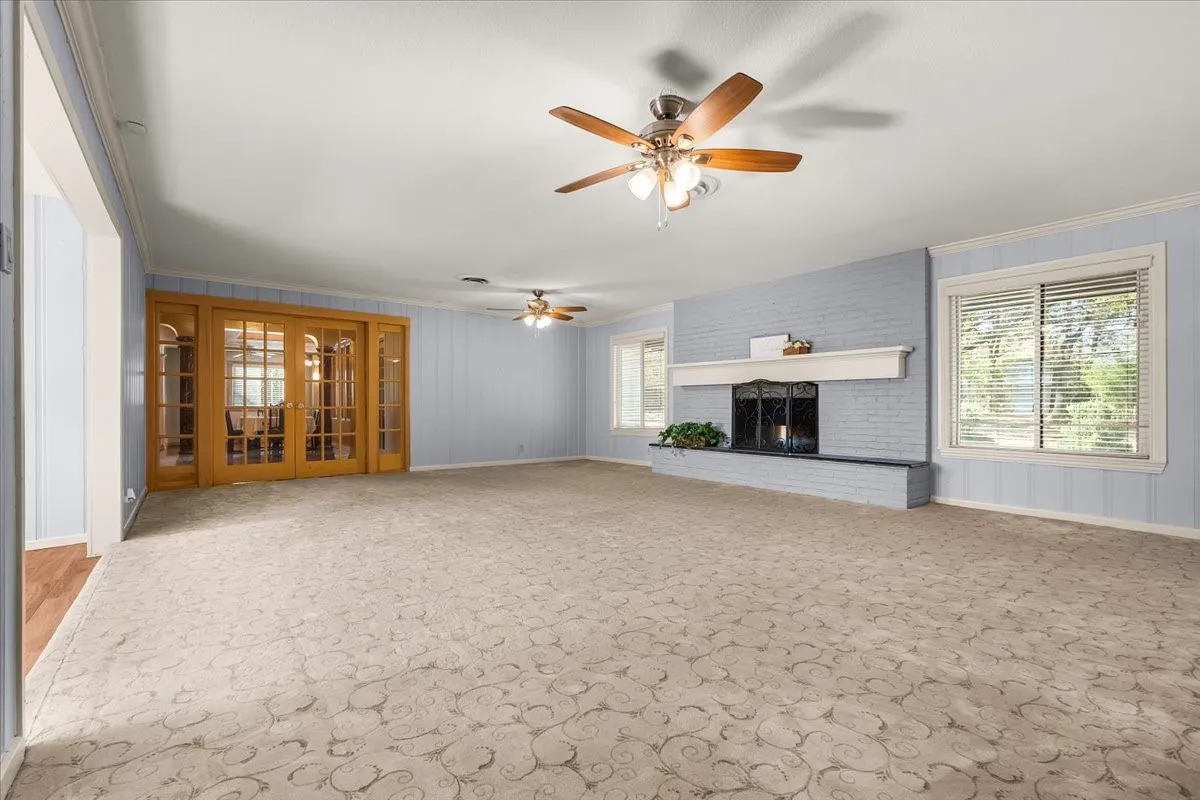 Single Family Residence For Sale in Tarrant County , 8248 Meadowbrook Drive, Fort Worth, Texas 76120, 5 Bedroom, 6 Bathroom, 3 Garage spaces, 5,582 Sqft, built in 1956, mls#21312290, Real Estate Agent in Fort Worth, Homes For Sale in Tarrant county, Homes For Sale in Fort Worth, Realtor in Fort Worth Texas, Real Estate Brokerage Independent Realty Texas, Luminita Cordes Realtor