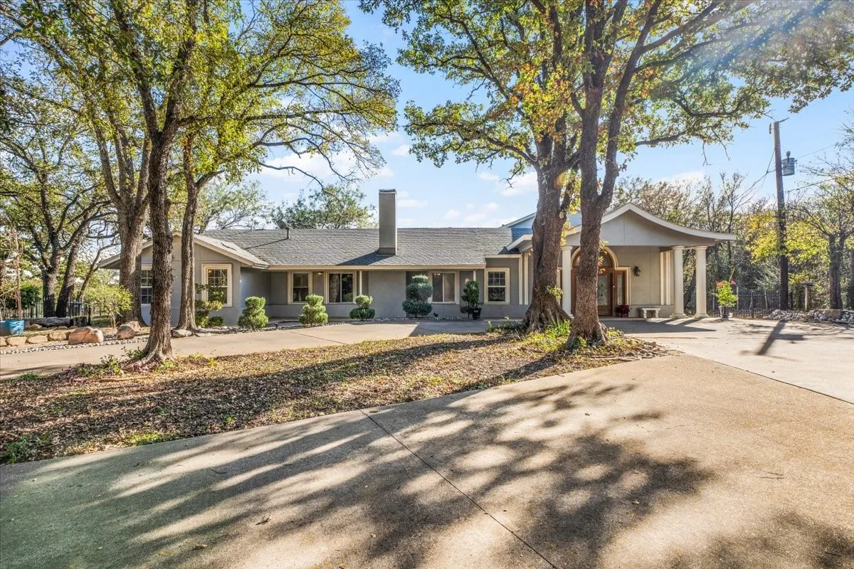 Single Family Residence For Sale in Tarrant County , 8248 Meadowbrook Drive, Fort Worth, Texas 76120, 5 Bedroom, 6 Bathroom, 3 Garage spaces, 5,582 Sqft, built in 1956, mls#21312290, Real Estate Agent in Fort Worth, Homes For Sale in Tarrant county, Homes For Sale in Fort Worth, Realtor in Fort Worth Texas, Real Estate Brokerage Independent Realty Texas, Luminita Cordes Realtor