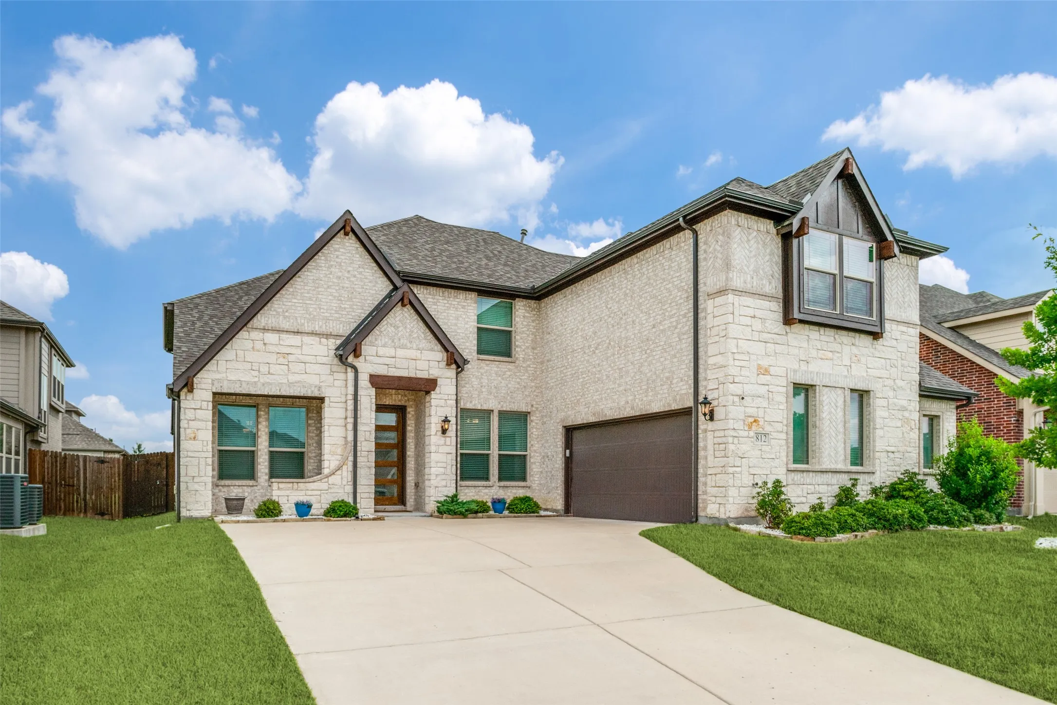 Single Family Residence For Sale in Collin County , 812 Woodview Court, Anna, Texas 75409, 4 Bedroom, 4 Bathroom, 2 Garage spaces, 3,516 Sqft, built in 2022, mls#21311391, Real Estate Agent in Anna, Homes For Sale in Collin county, Homes For Sale in Anna, Realtor in Anna Texas, Real Estate Brokerage Independent Realty Texas, Luminita Cordes Realtor