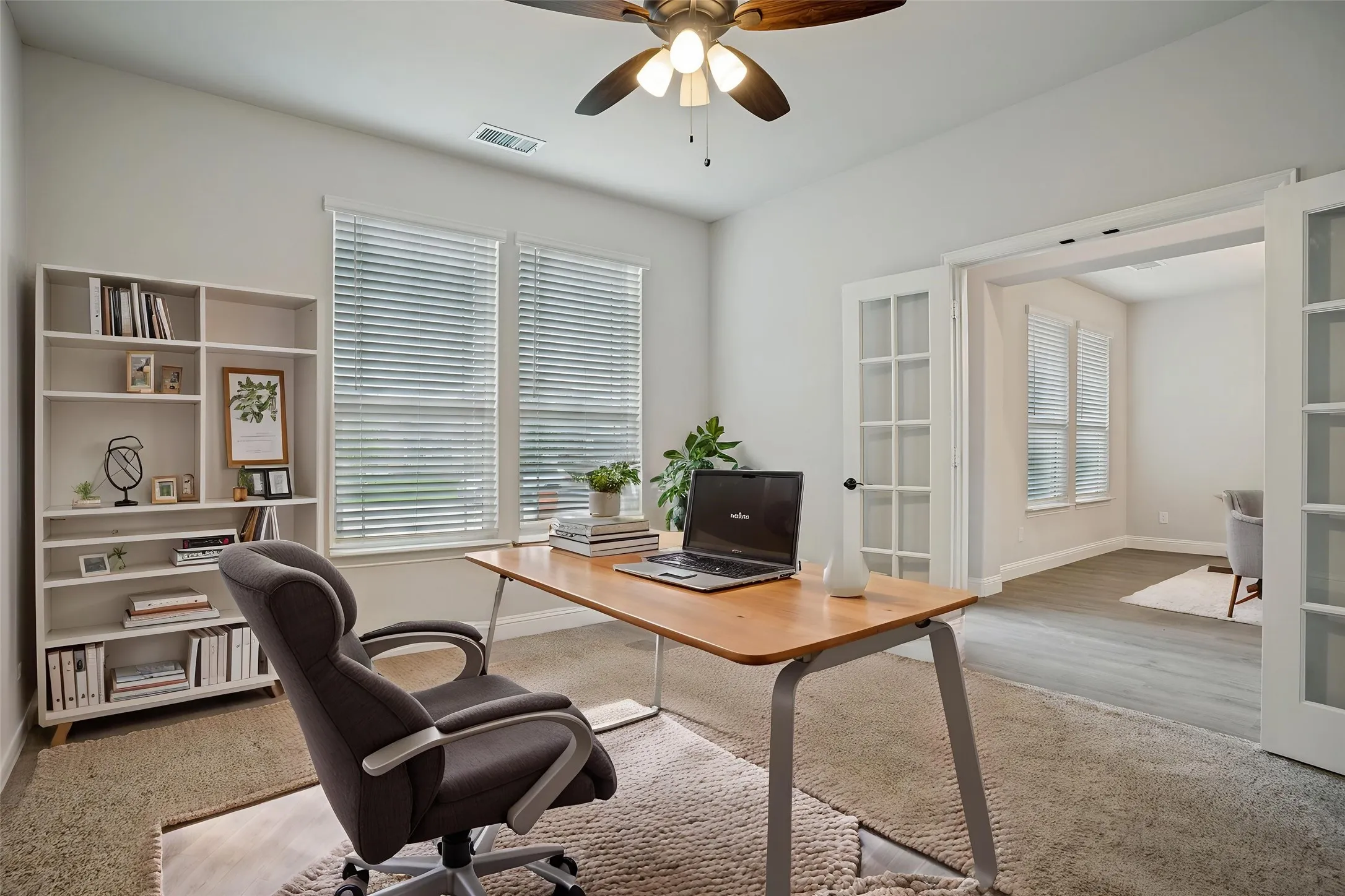 Single Family Residence For Sale in Collin County , 812 Woodview Court, Anna, Texas 75409, 4 Bedroom, 4 Bathroom, 2 Garage spaces, 3,516 Sqft, built in 2022, mls#21311391, Real Estate Agent in Anna, Homes For Sale in Collin county, Homes For Sale in Anna, Realtor in Anna Texas, Real Estate Brokerage Independent Realty Texas, Luminita Cordes Realtor