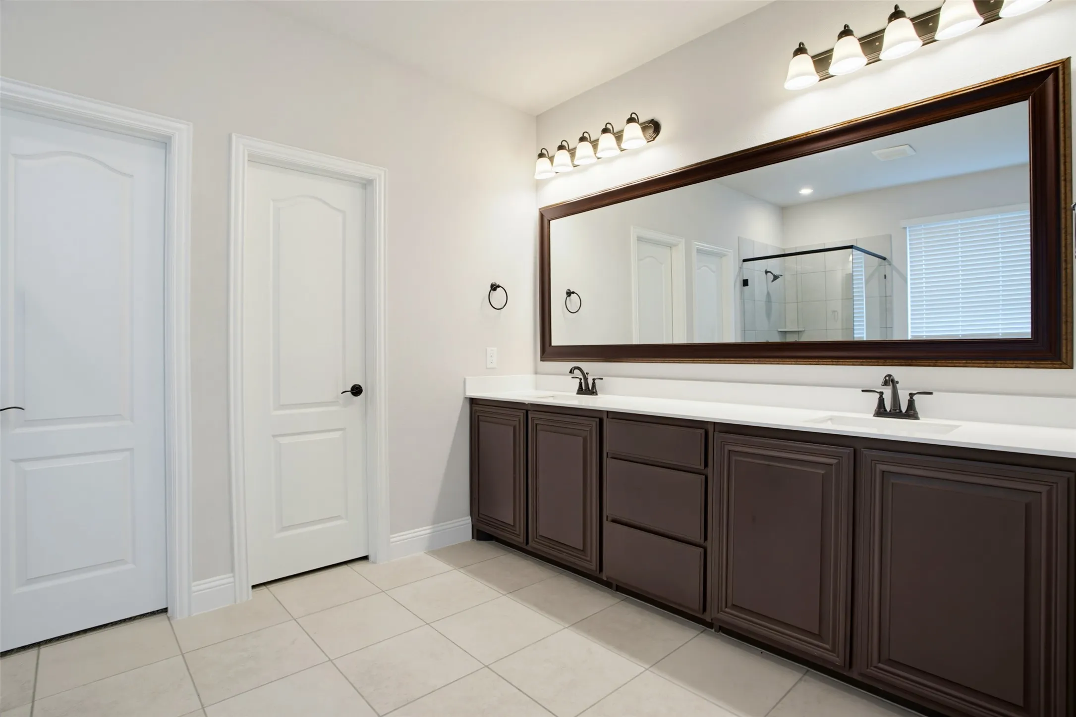 Single Family Residence For Sale in Collin County , 812 Woodview Court, Anna, Texas 75409, 4 Bedroom, 4 Bathroom, 2 Garage spaces, 3,516 Sqft, built in 2022, mls#21311391, Real Estate Agent in Anna, Homes For Sale in Collin county, Homes For Sale in Anna, Realtor in Anna Texas, Real Estate Brokerage Independent Realty Texas, Luminita Cordes Realtor