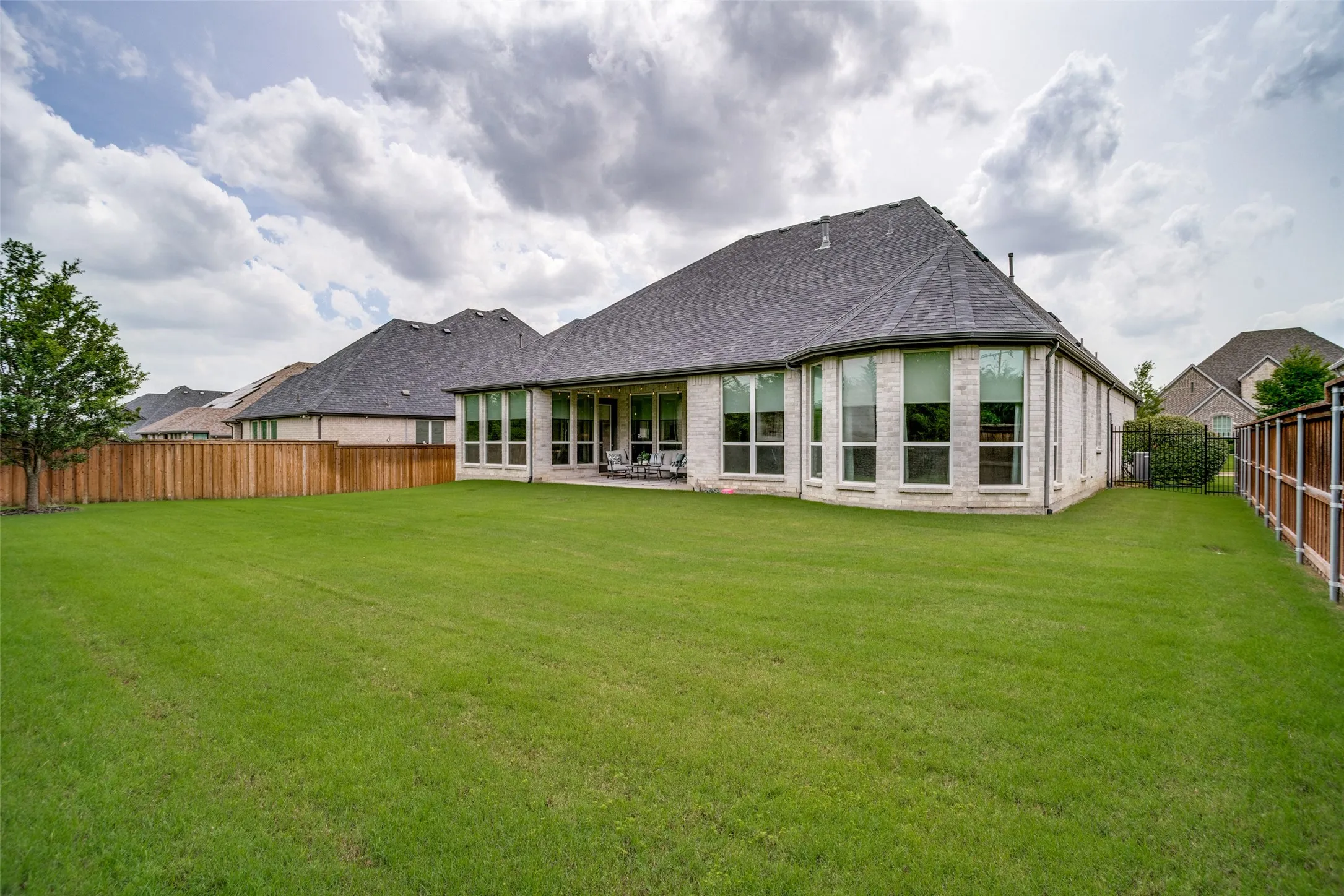 Single Family Residence For Sale in Collin County , 810 Country Brook Lane, Prosper, Texas 75078, 4 Bedroom, 3 Bathroom, 3 Garage spaces, 2,981 Sqft, built in 2019, mls#21309785, Real Estate Agent in Prosper, Homes For Sale in Collin county, Homes For Sale in Prosper, Realtor in Prosper Texas, Real Estate Brokerage Independent Realty Texas, Luminita Cordes Realtor