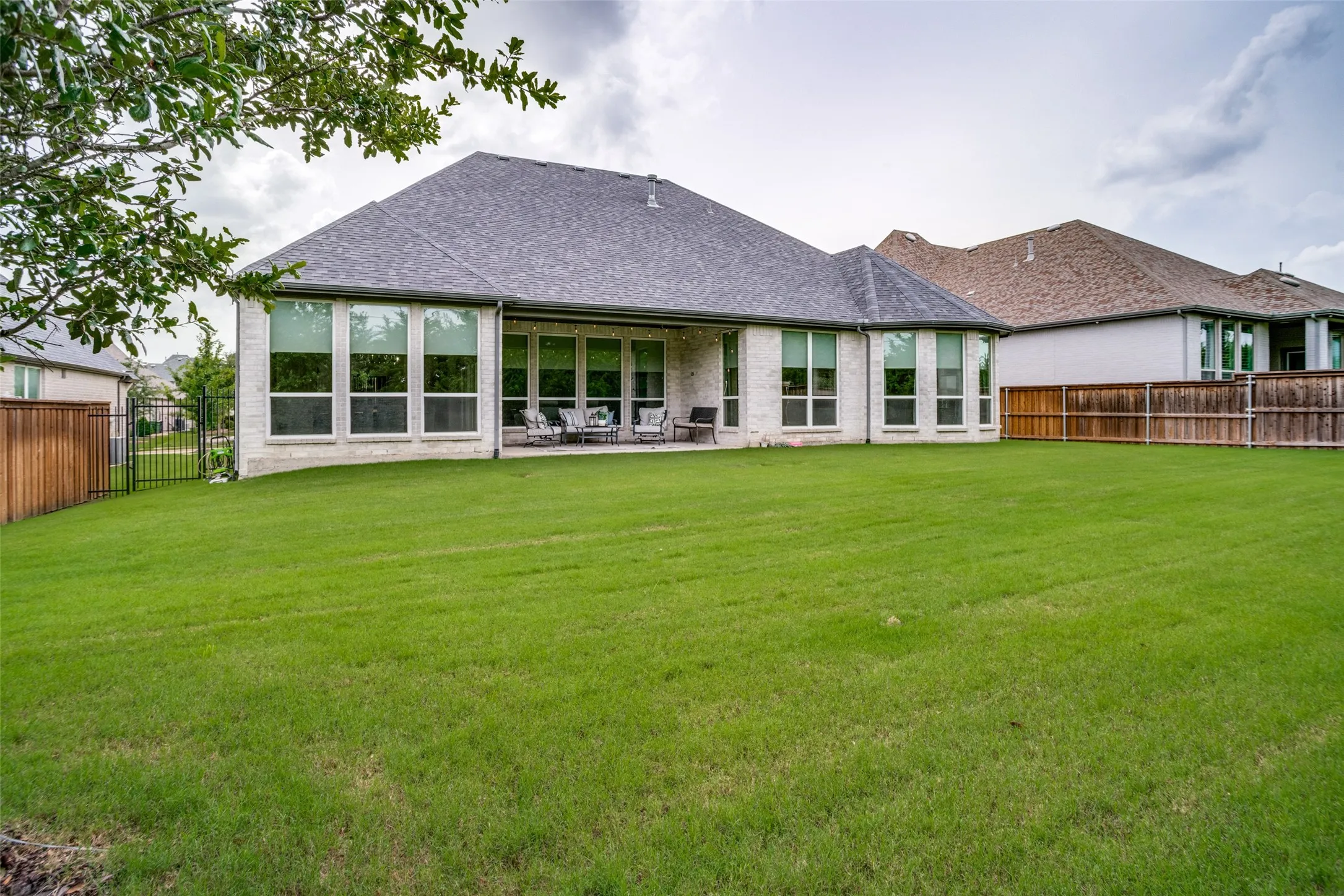Single Family Residence For Sale in Collin County , 810 Country Brook Lane, Prosper, Texas 75078, 4 Bedroom, 3 Bathroom, 3 Garage spaces, 2,981 Sqft, built in 2019, mls#21309785, Real Estate Agent in Prosper, Homes For Sale in Collin county, Homes For Sale in Prosper, Realtor in Prosper Texas, Real Estate Brokerage Independent Realty Texas, Luminita Cordes Realtor